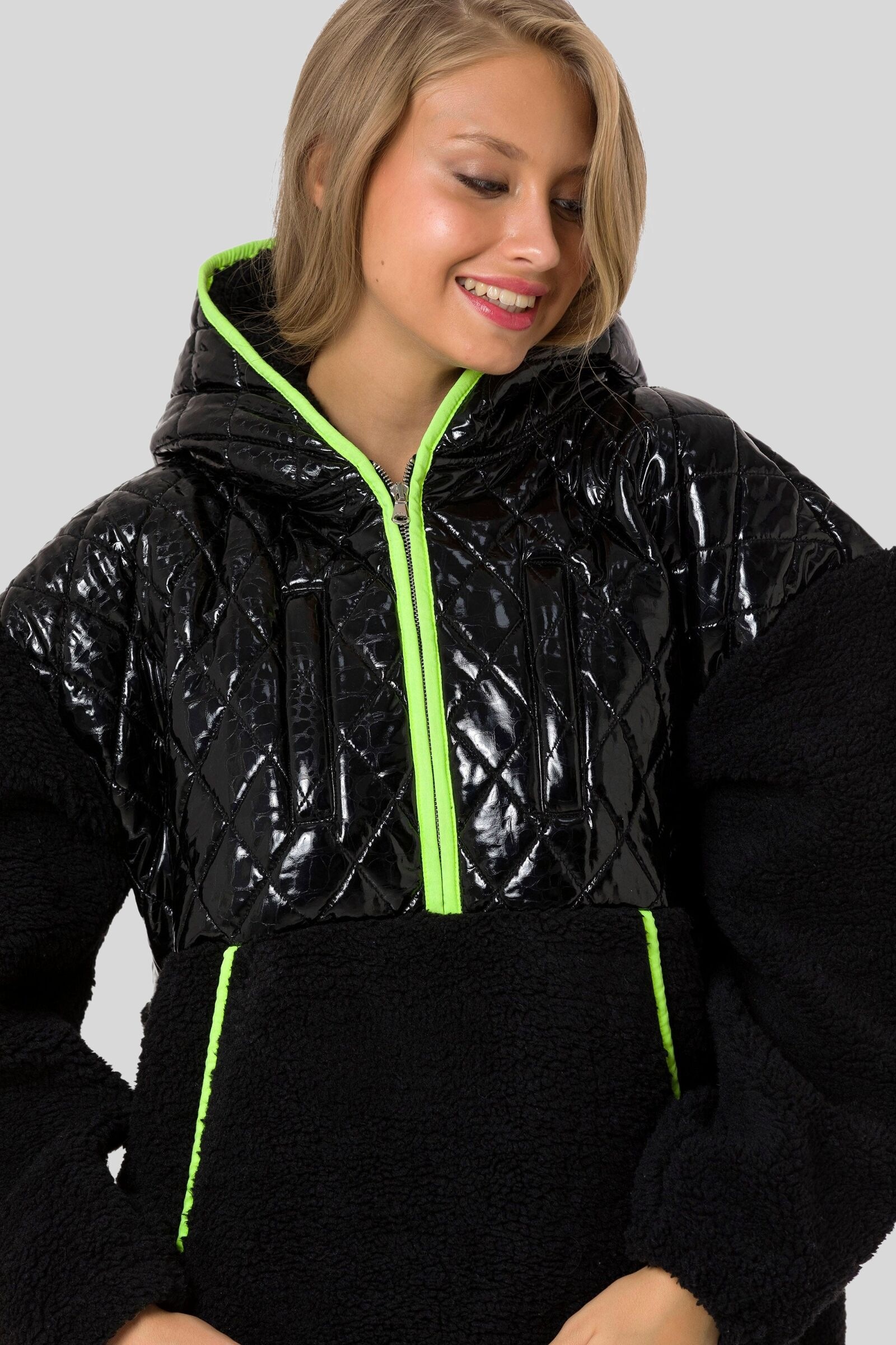Cipo & Baxx Sweater »HOODIE SWEATSHIRT«, sportlich-lässiges Kleidungsstück