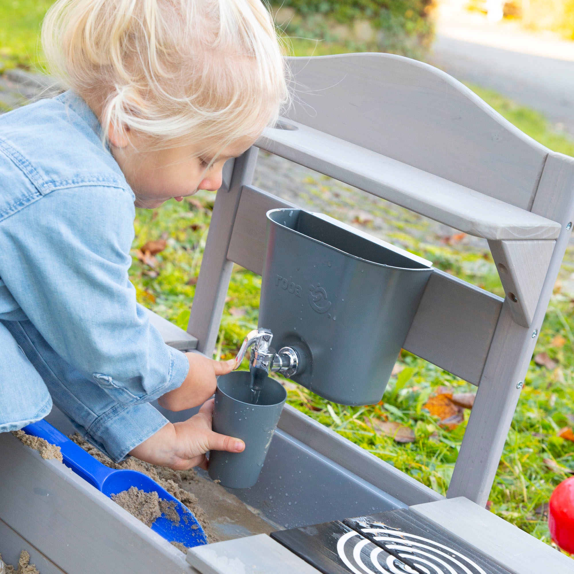 roba® Sandkasten »2 in 1, Balkonsandkasten mit Matschküche«, FSC® - schützt Wald