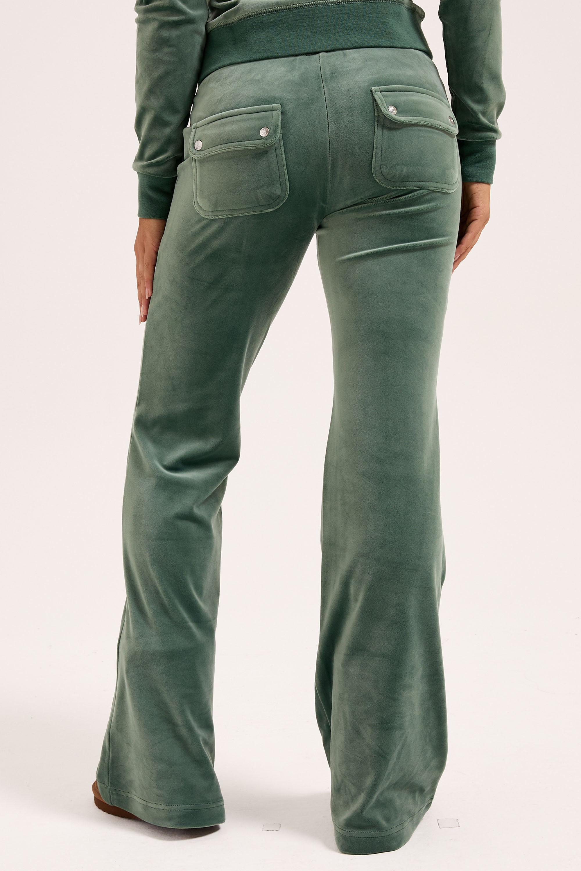 Juicy Couture Sweathose »LAYLA LOW RISE POCKETED FLARE PANT. Damen«  Trainingshose Damen, Sweathose, Velour, Jogginghose mit Glitzer, Sale
