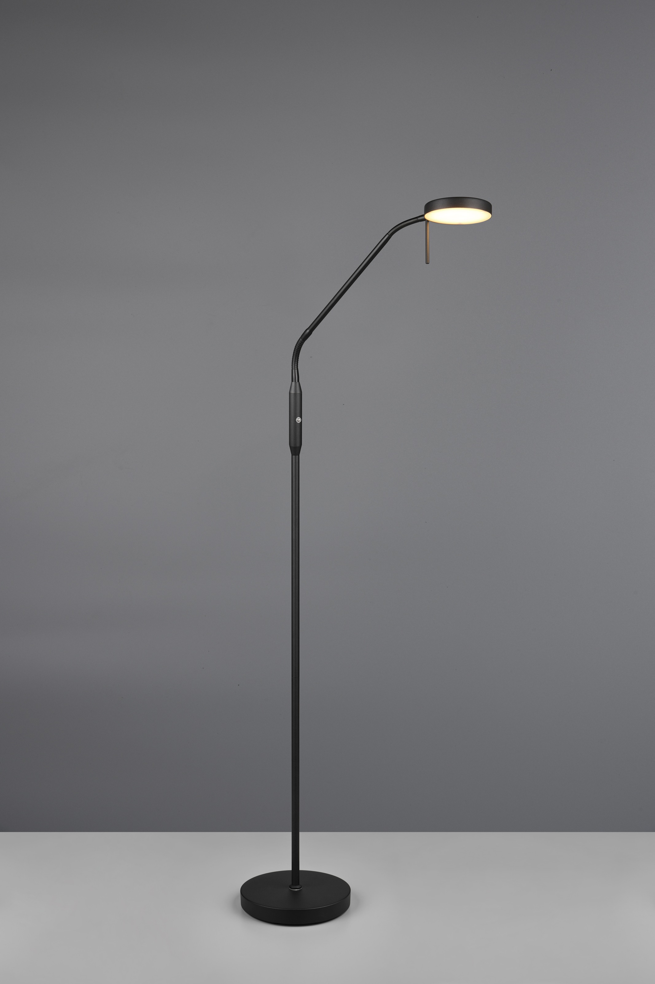 REALITY Leuchten LED Stehlampe »MORENO, Akku LED Stehleuchte warmweiß bis kaltweiß 2700-4000-6000K« LED-Board 1 Stk. Farbwechsler | warmweiß - kaltweiß dimmbar, Lesearm schwenkbar, induktive Ladestation per USB-C aufladbar