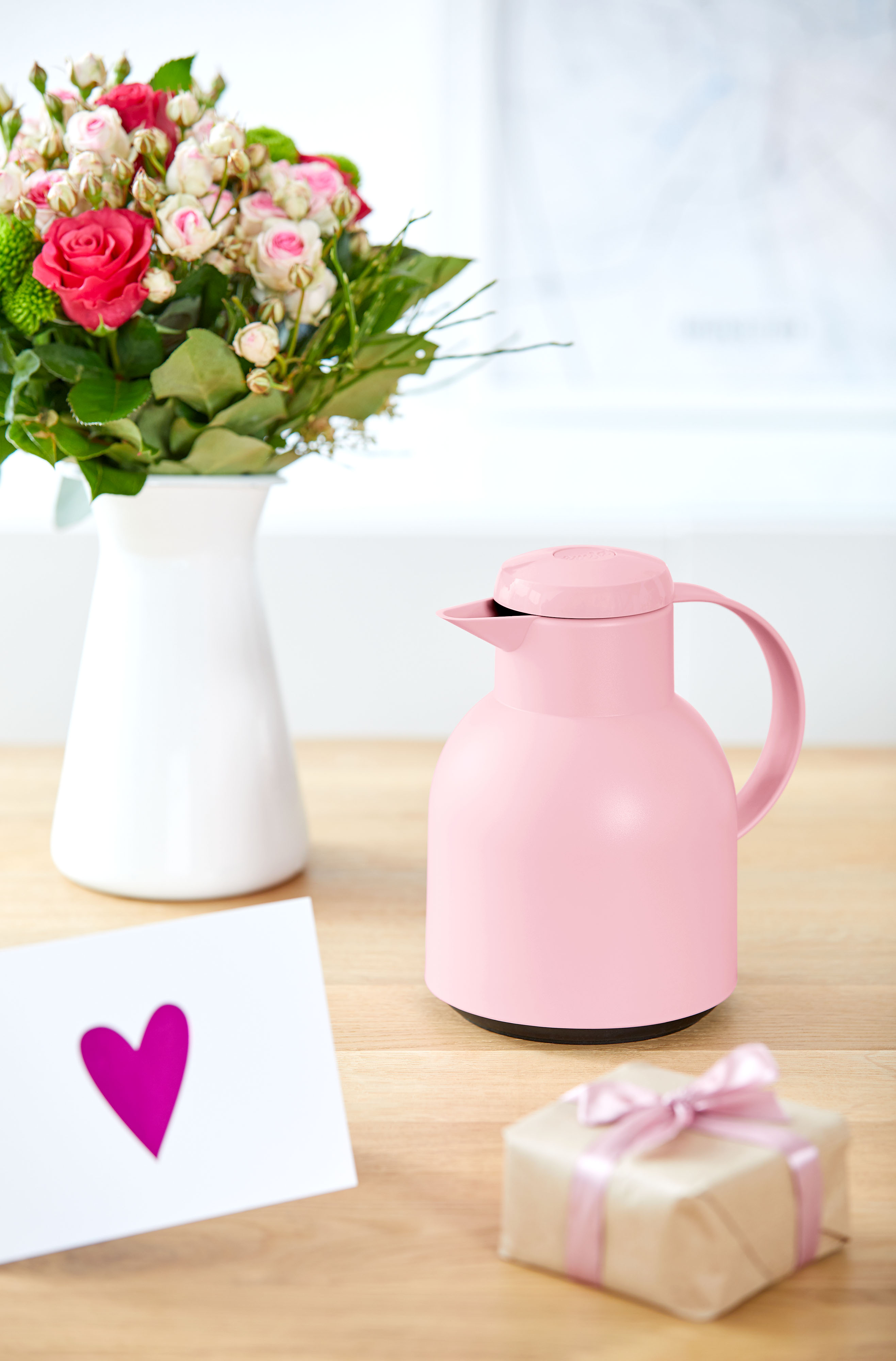 Thumbnail - Emsa Isolierkanne "Samba" 1 l zeitloses Design, einfacher Knopfdruck, 24h kalt, 12h warm