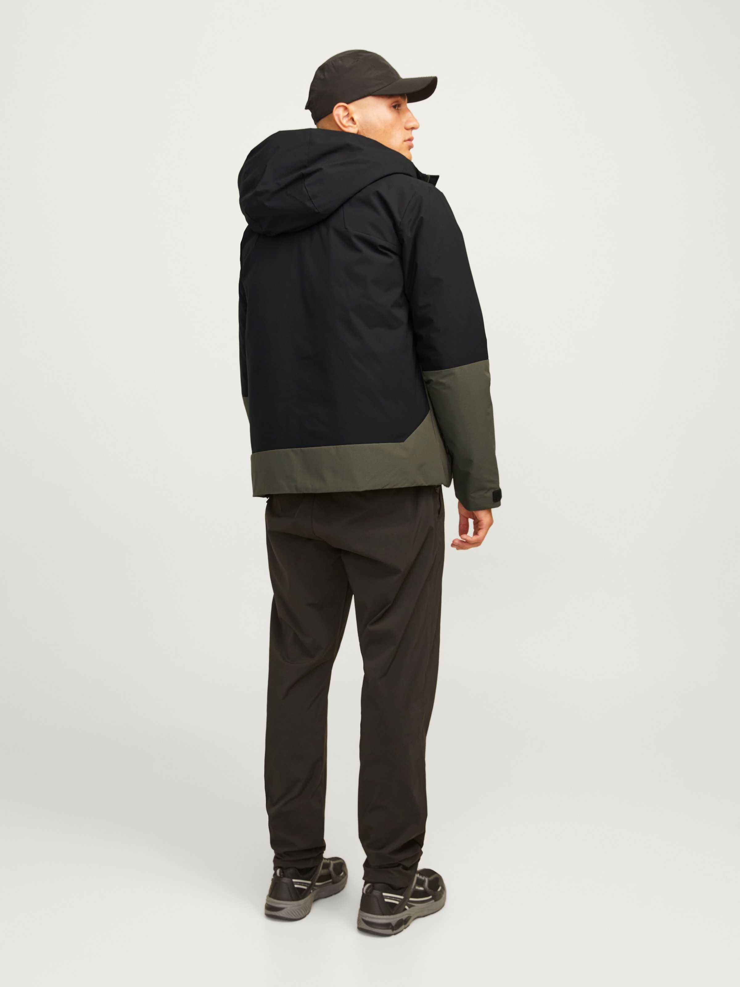 Jack & Jones Outdoorjacke »JCOAIDEN TRANSITIONAL JACKET SN«, mit Kapuze