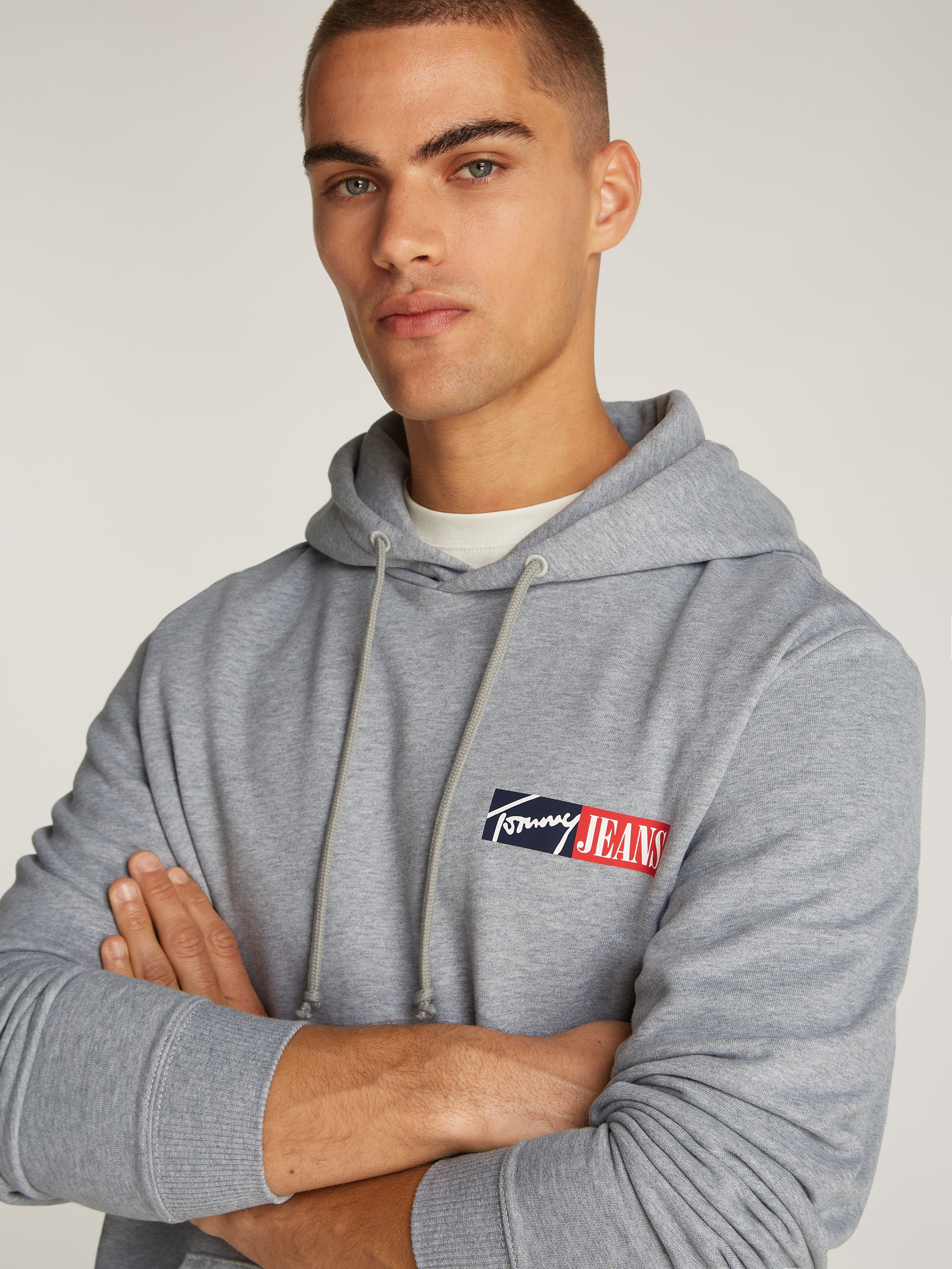 Tommy Jeans Hoodie »TJM REG ENTRY GRAPHIC HOODIE EXT«, mit Logo