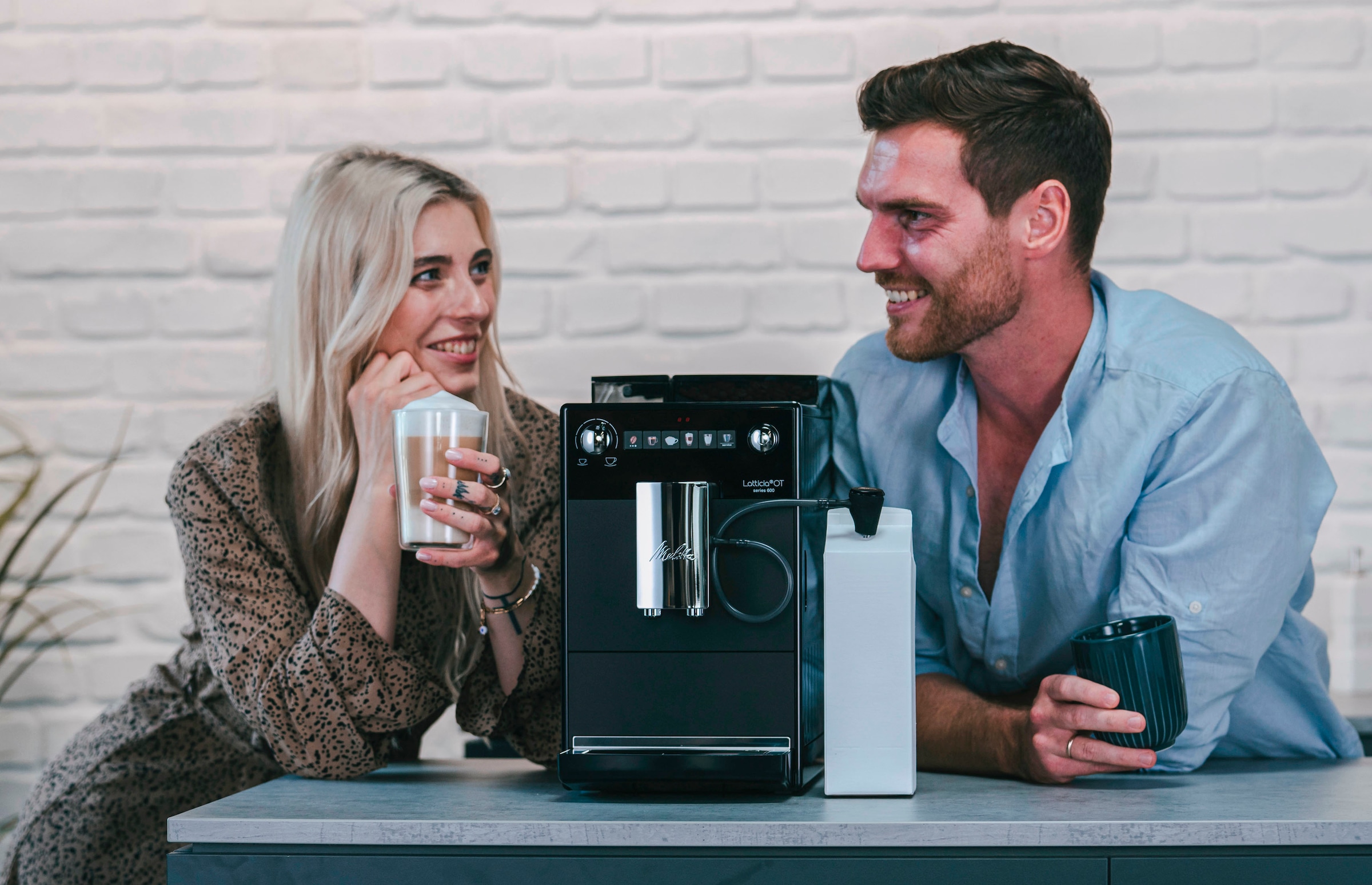 Melitta Kaffeevollautomat »Latticia® One Touch F300-100, schwarz«, kompakt,  aber XL Wassertank & XL Bohnenbehälter kaufen | BAUR