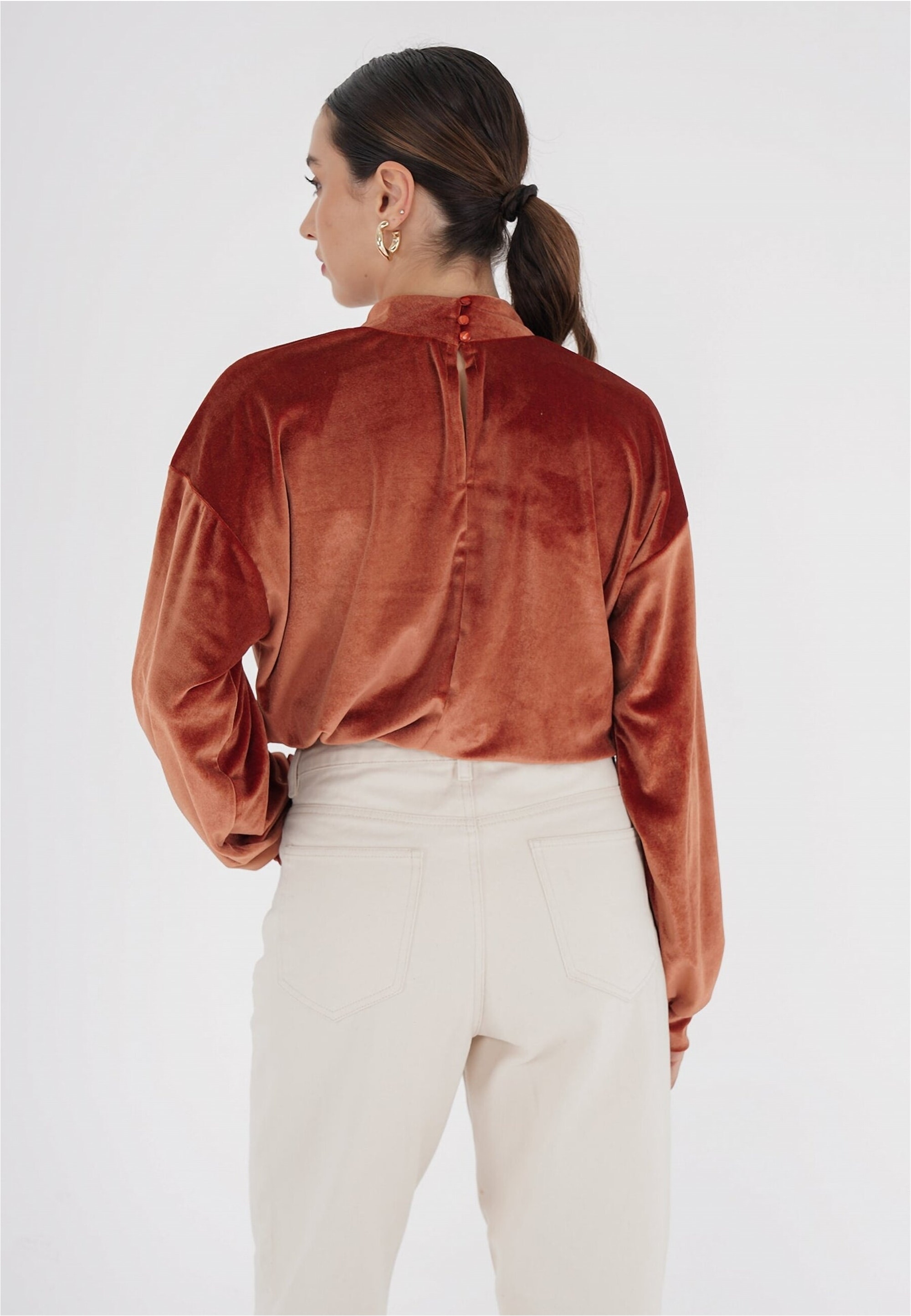 freshlions Klassische Bluse »Remy«, (1 tlg.), mit Knopfleiste im Nacken