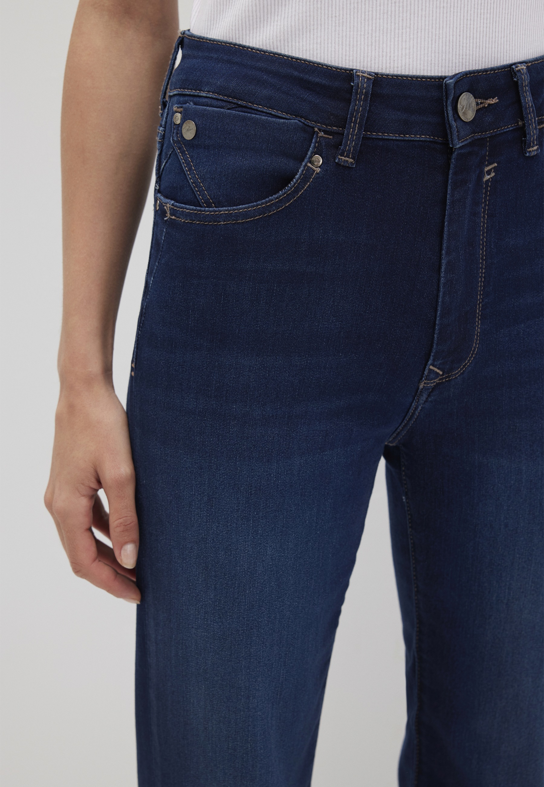 Mavi Straight-Jeans »KENDRA« gerde Form
