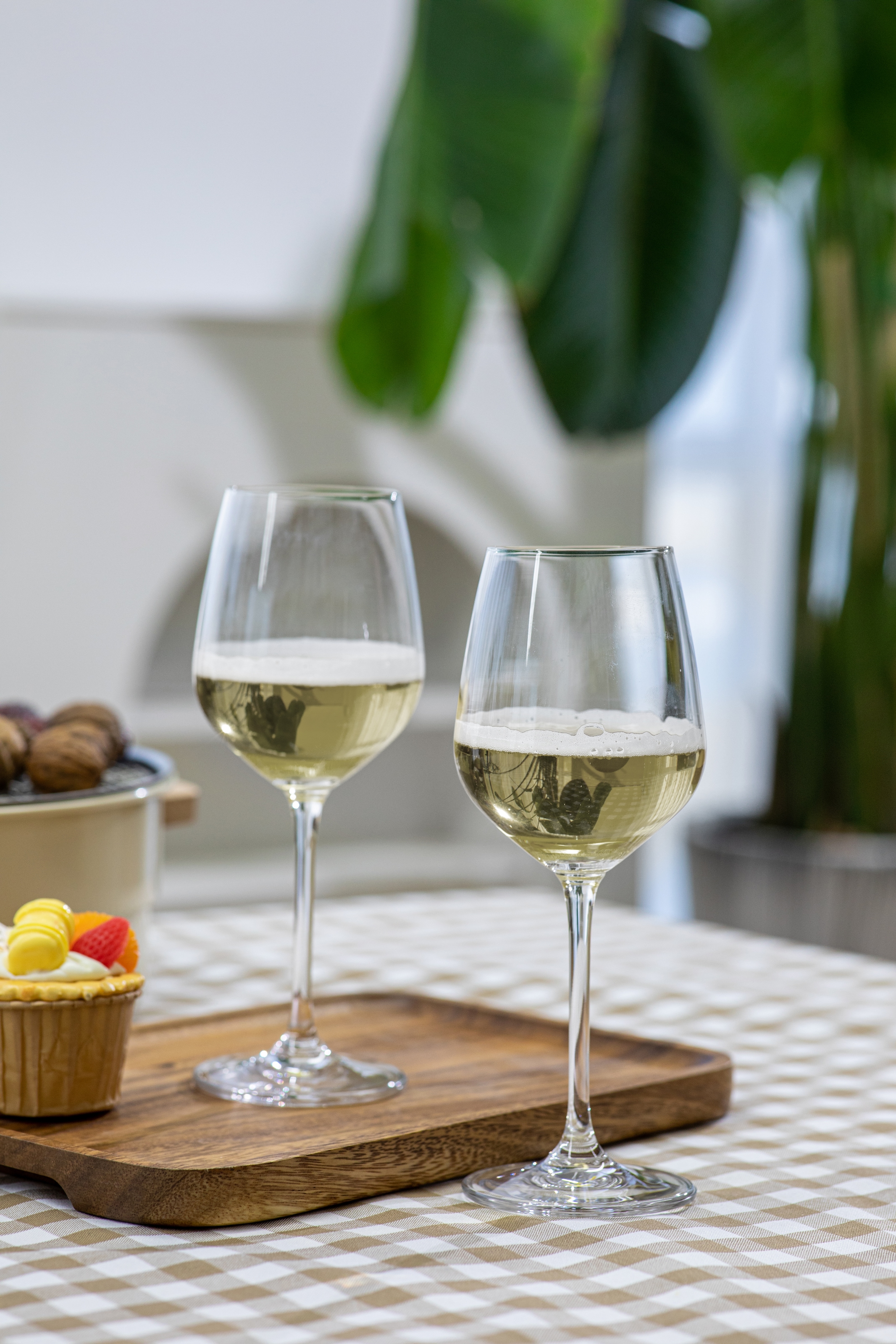 ECHTWERK Weißweinglas »Set, ca. 370 ml«, (Set, 6 tlg.), aus hochwertigem Glas mit zeitlosem Design