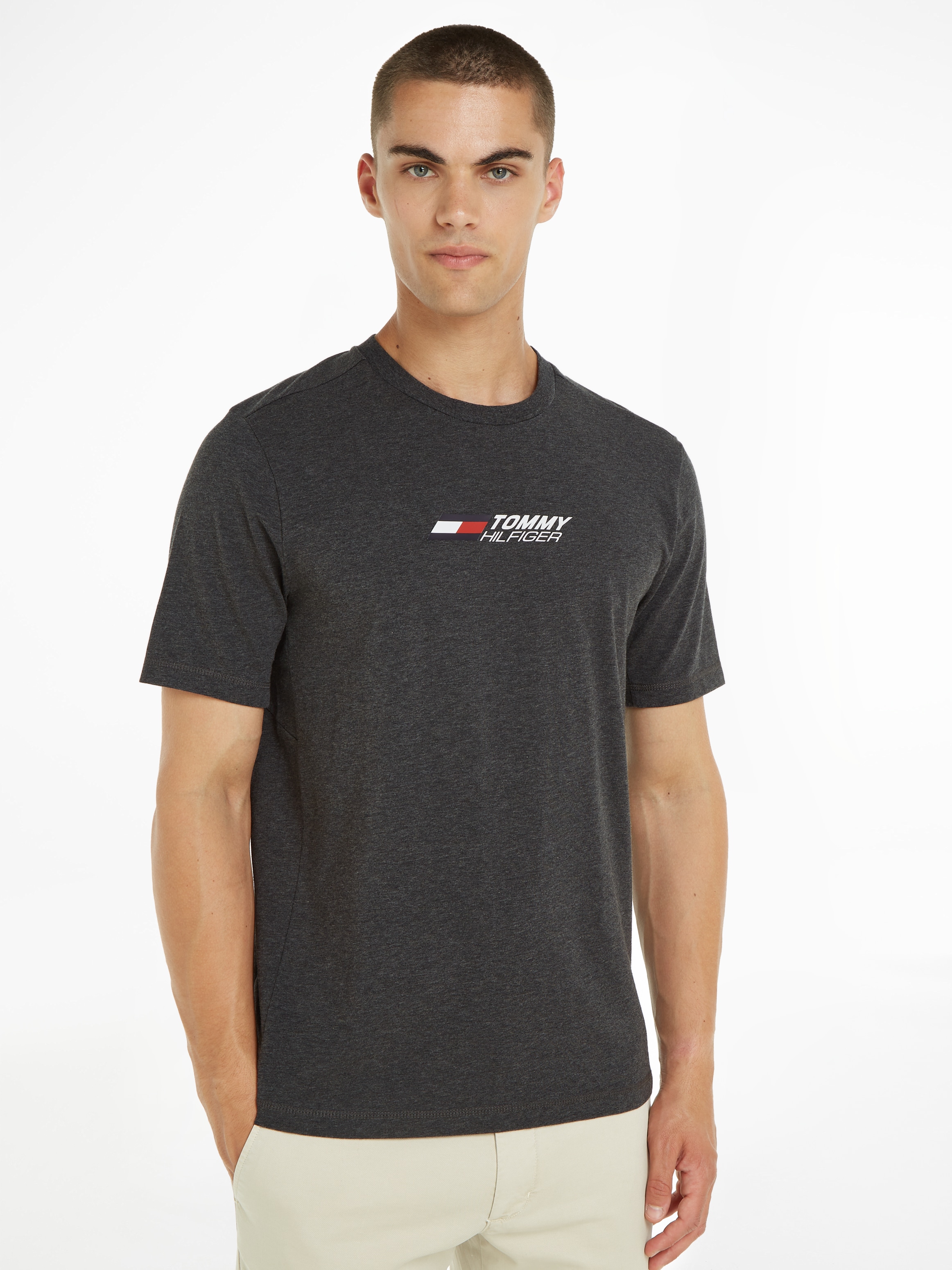 T-Shirt »ESSENTIAL BIG LOGO TEE«, mit Tommy Hilfiger Logodruck auf der Brust