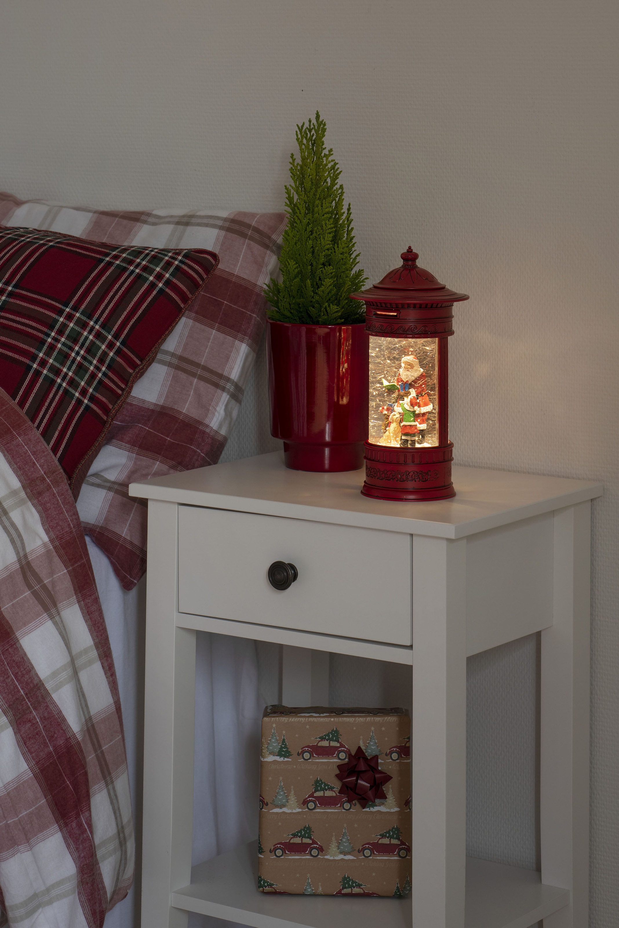 KONSTSMIDE LED Laterne »Weihnachtsdeko rot«, 1 flammig, Leuchtmittel LED-Modul | LED fest integriert, LED Wasserlaterne, rot, Briefkasten, "Weihnachtsmann mit Kind + Hund"