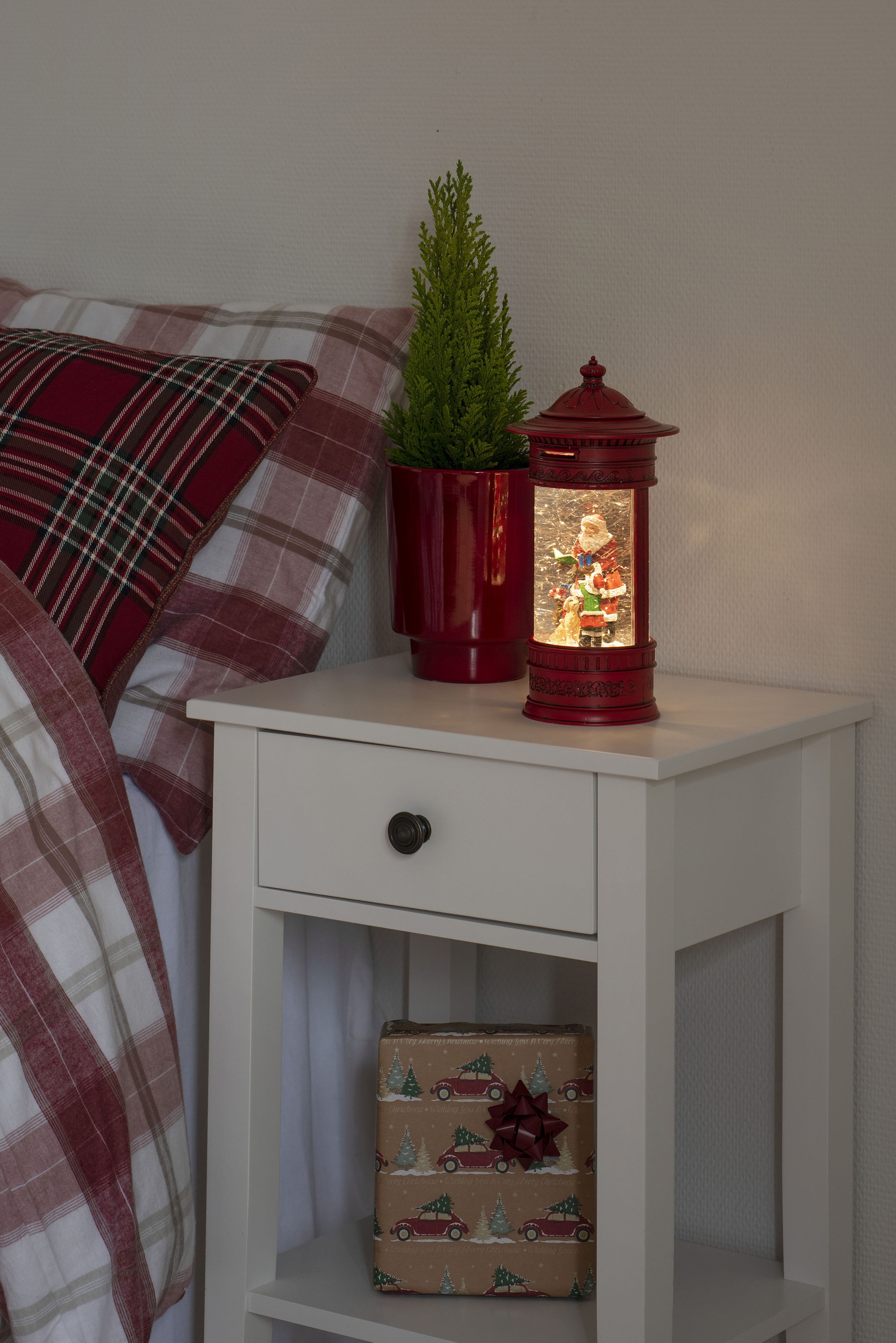 KONSTSMIDE LED Laterne "Weihnachtsdeko rot" LED-Modul 1 Stk. Warmweiß LED Wasserlaterne, rot, Briefkasten, "Weihnachtsmann mit Kind + Hund"