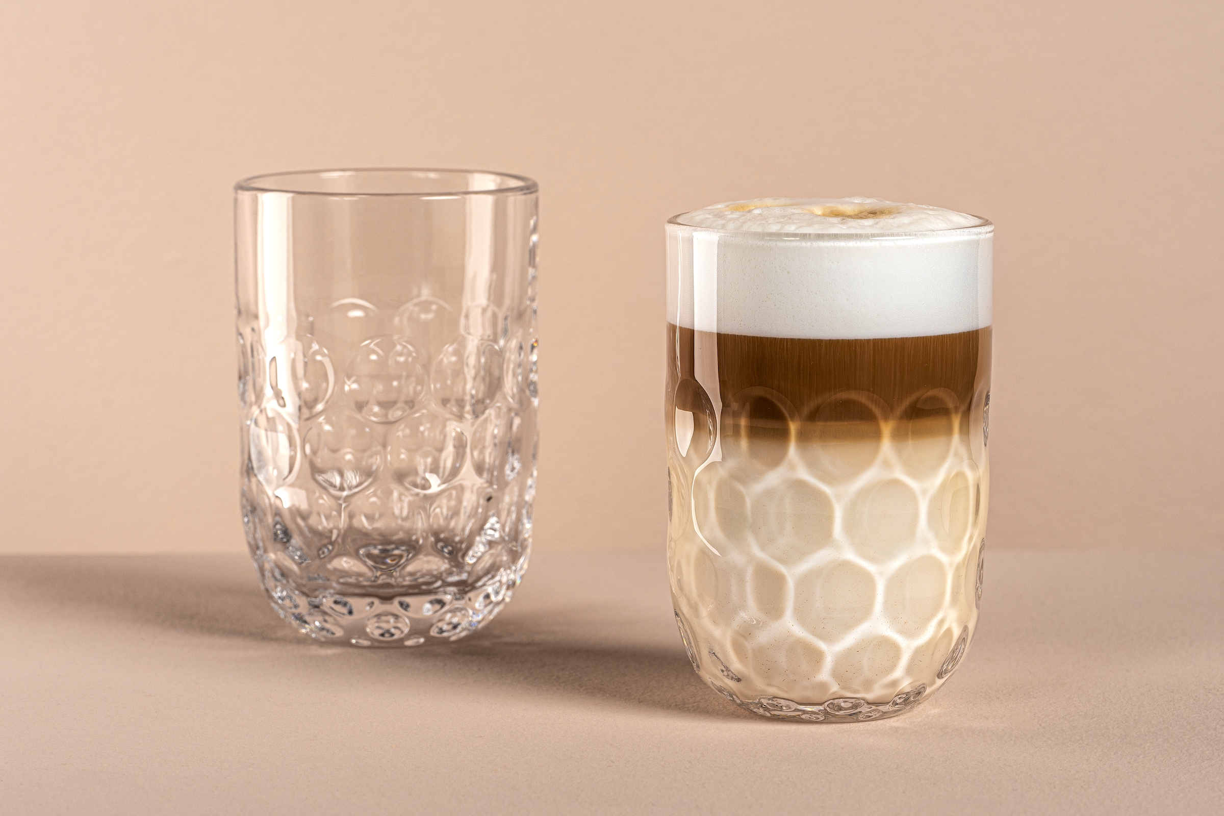 LEONARDO Latte-Macchiato-Glas »GOCCE, 380 ml, 6er-Set«, (Set, 6 tlg.), 1. Variante, mit Tropfenrelief