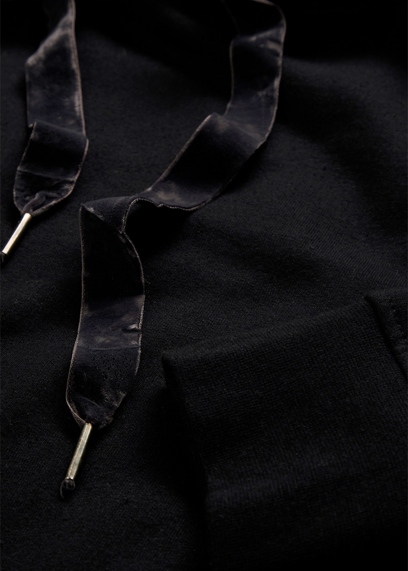 bonprix Sweatkleid »Sweatkleid mit Baumwolle« Kängurutasche mit Kapuze, aus Baumwolle und Viskose, lockere Passform