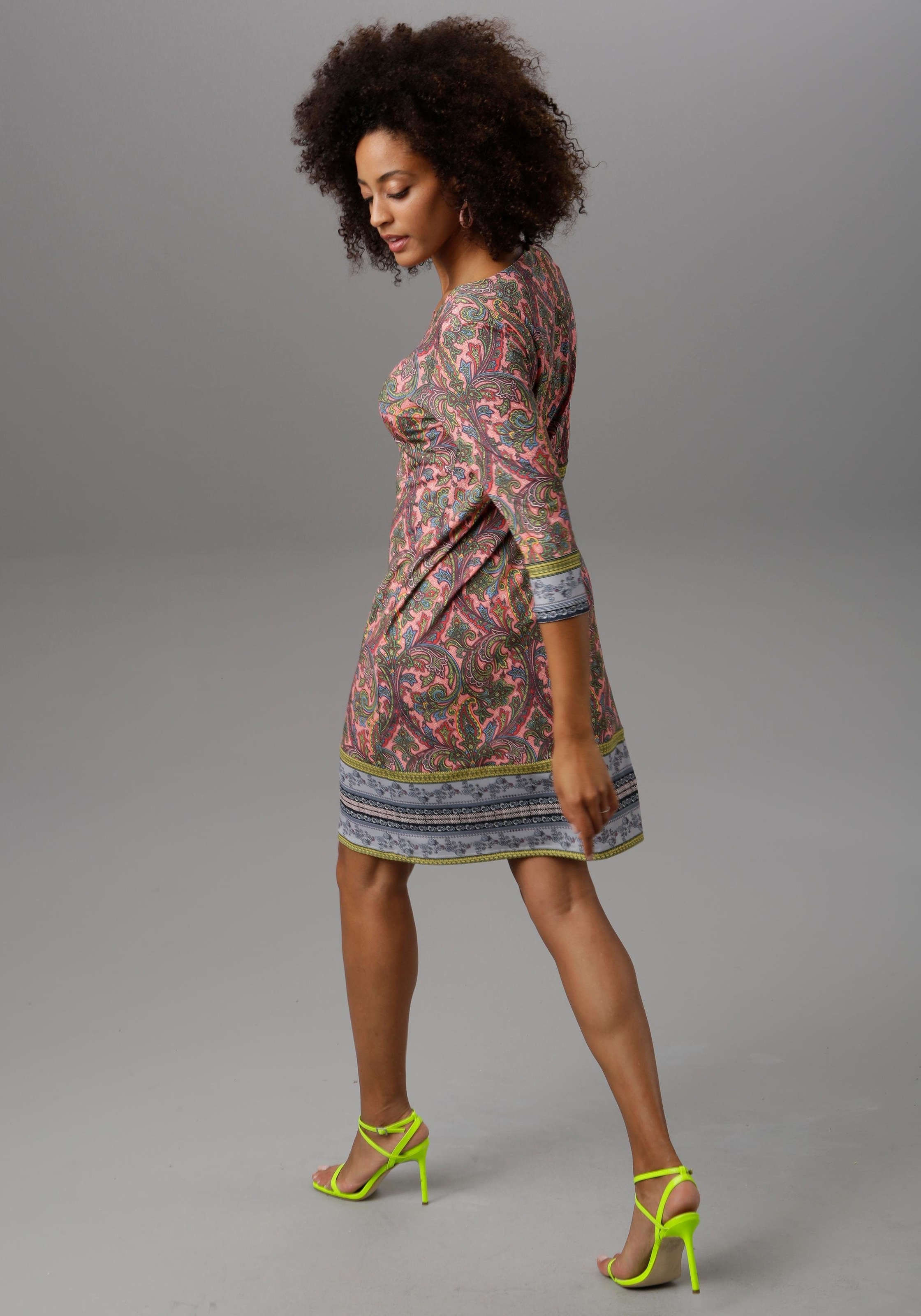 Aniston kaufen Jerseykleid, farbenfrohem Muster SELECTED mit | online BAUR