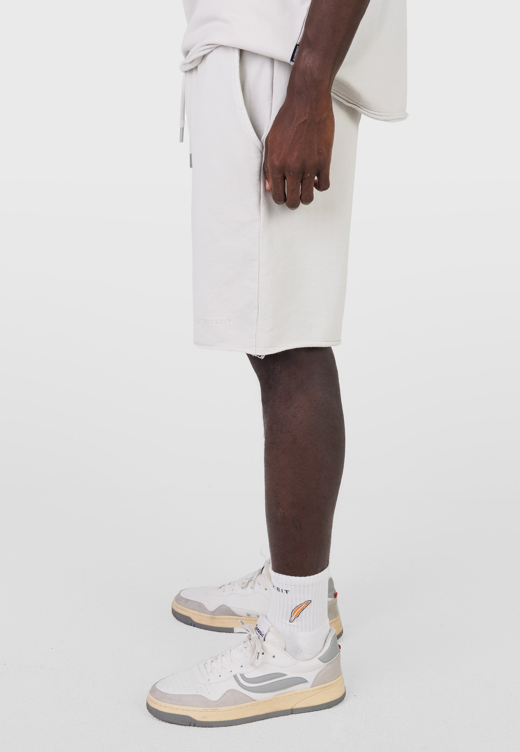 Kleinigkeit Sweatshorts »Kleinigkeit Leonardo diKaputtio Shortpant«