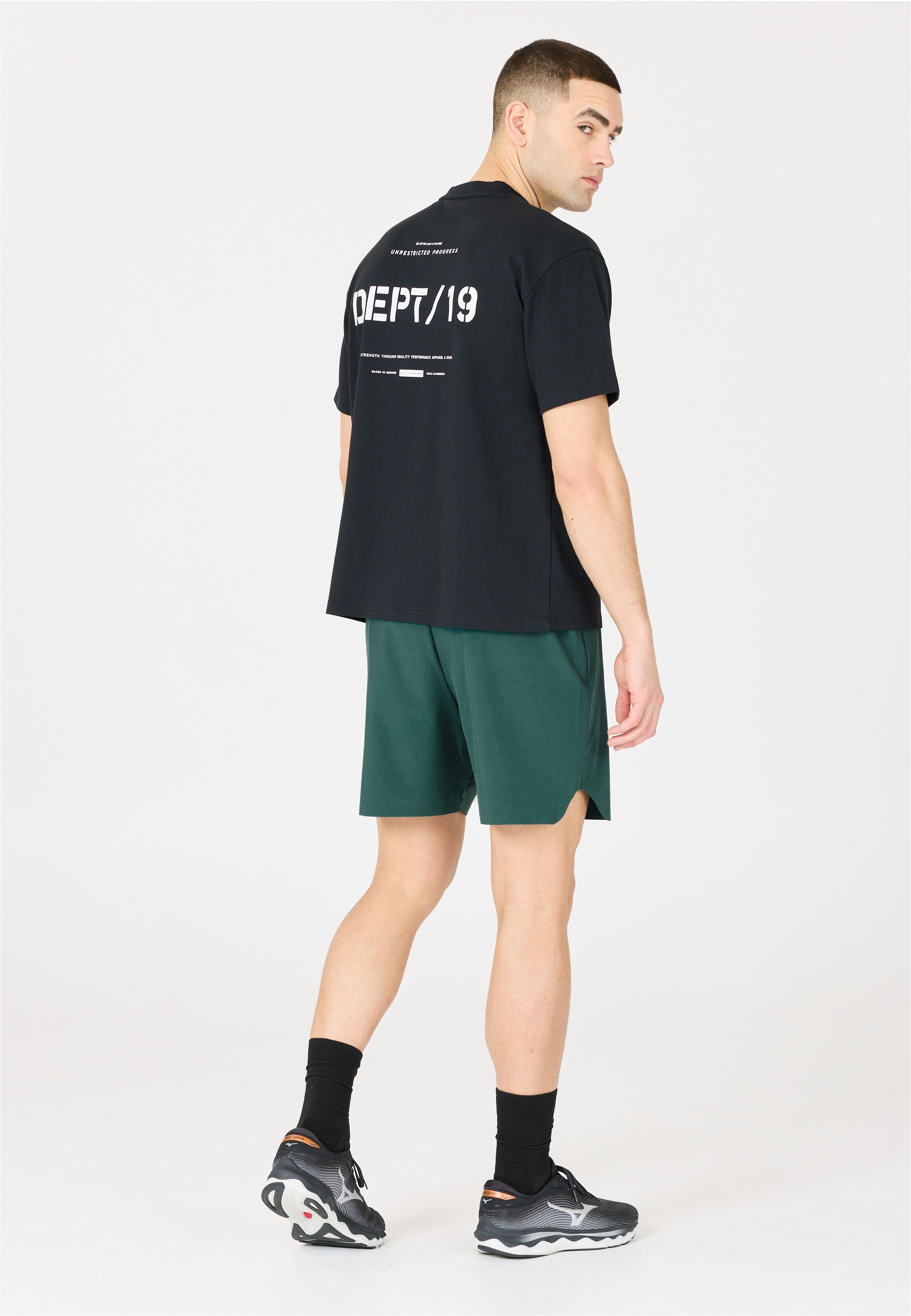 Virtus Shorts »Spier«, mit feuchtigkeitsregulierenden Eigenschaften