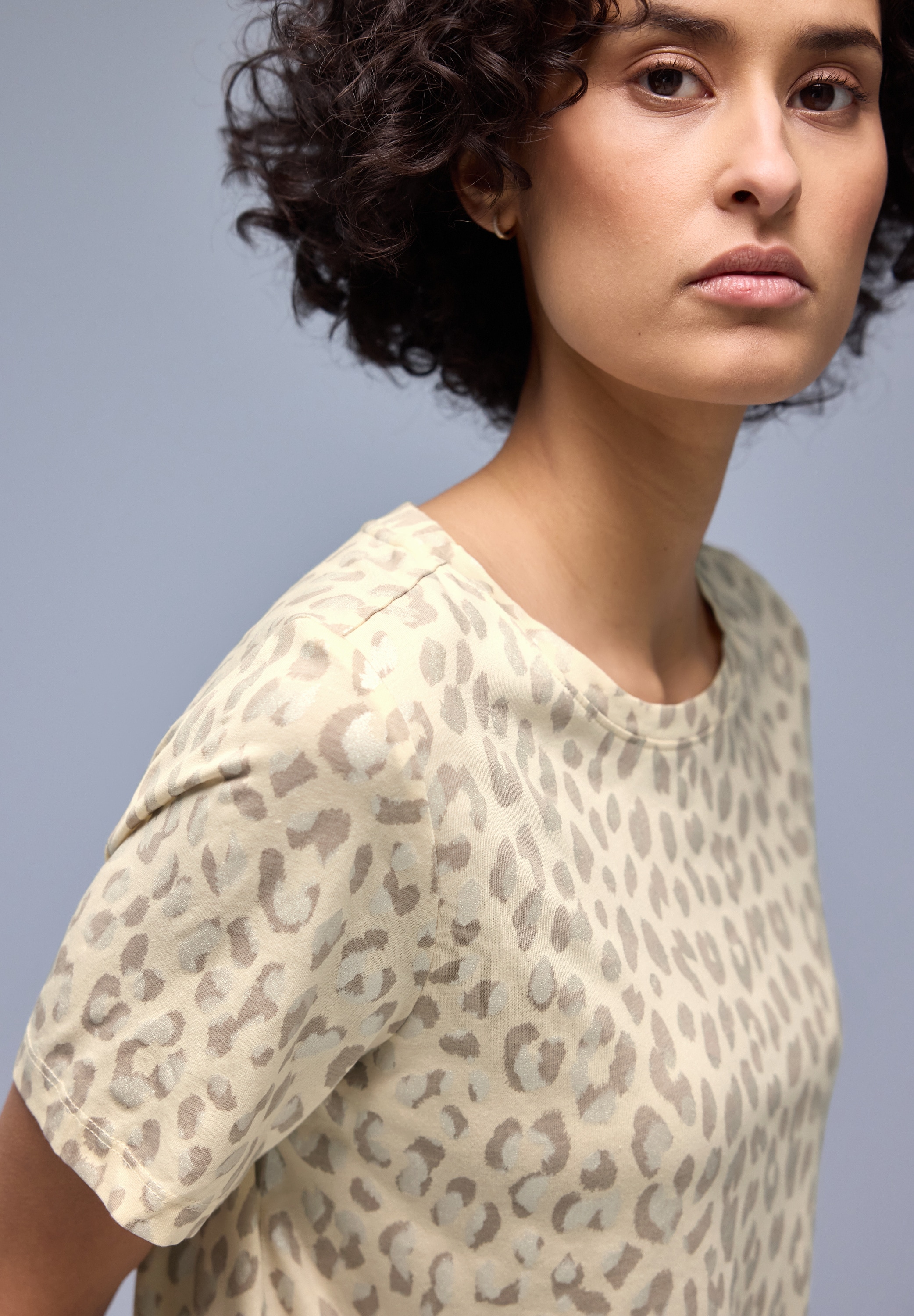 STREET ONE Kurzarmshirt Leo-Shirt mit Foliendetails