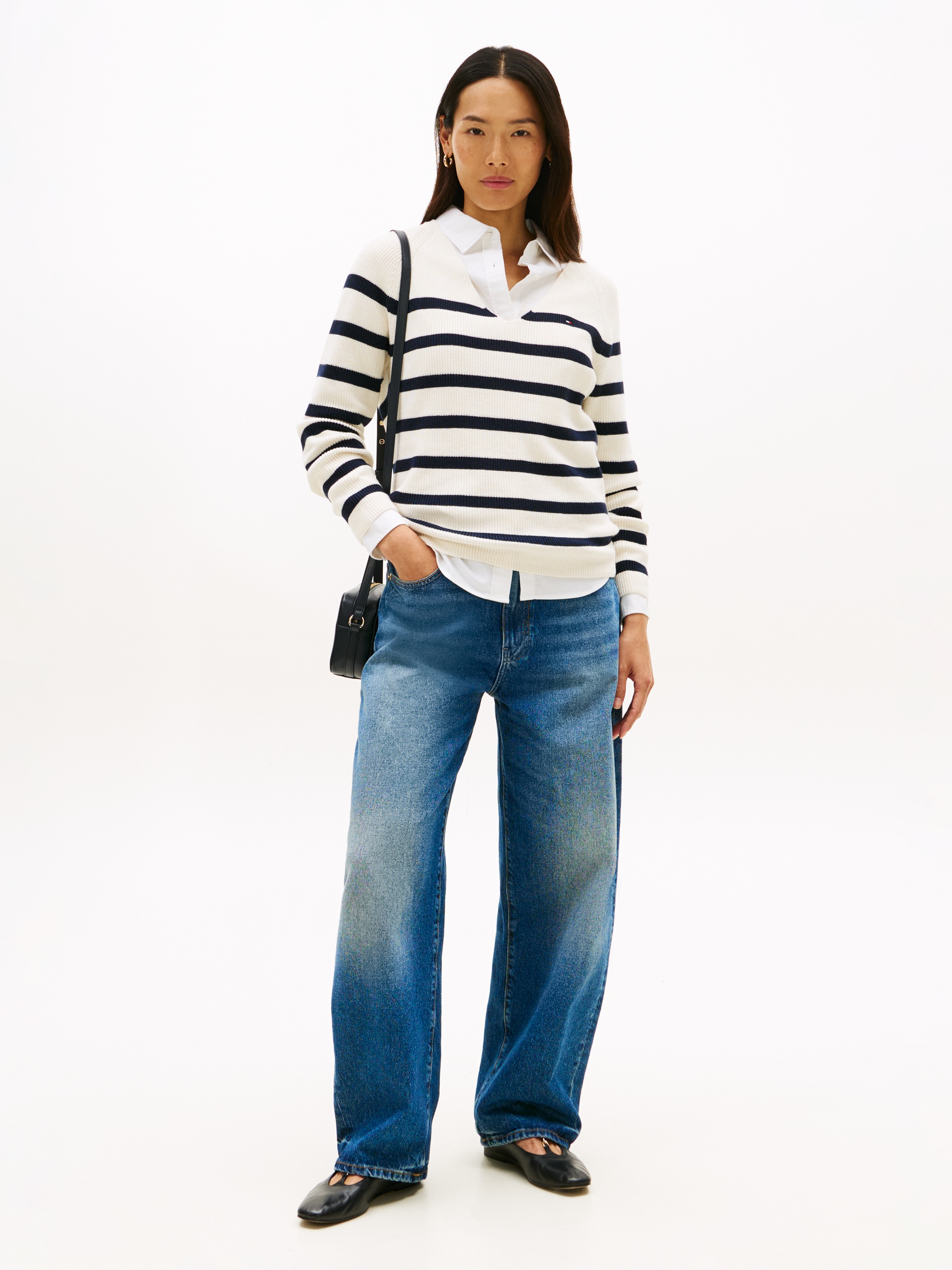 Tommy Hilfiger Strickpullover »CO CARDI STITCH V-NK LS« mit Logostickerei