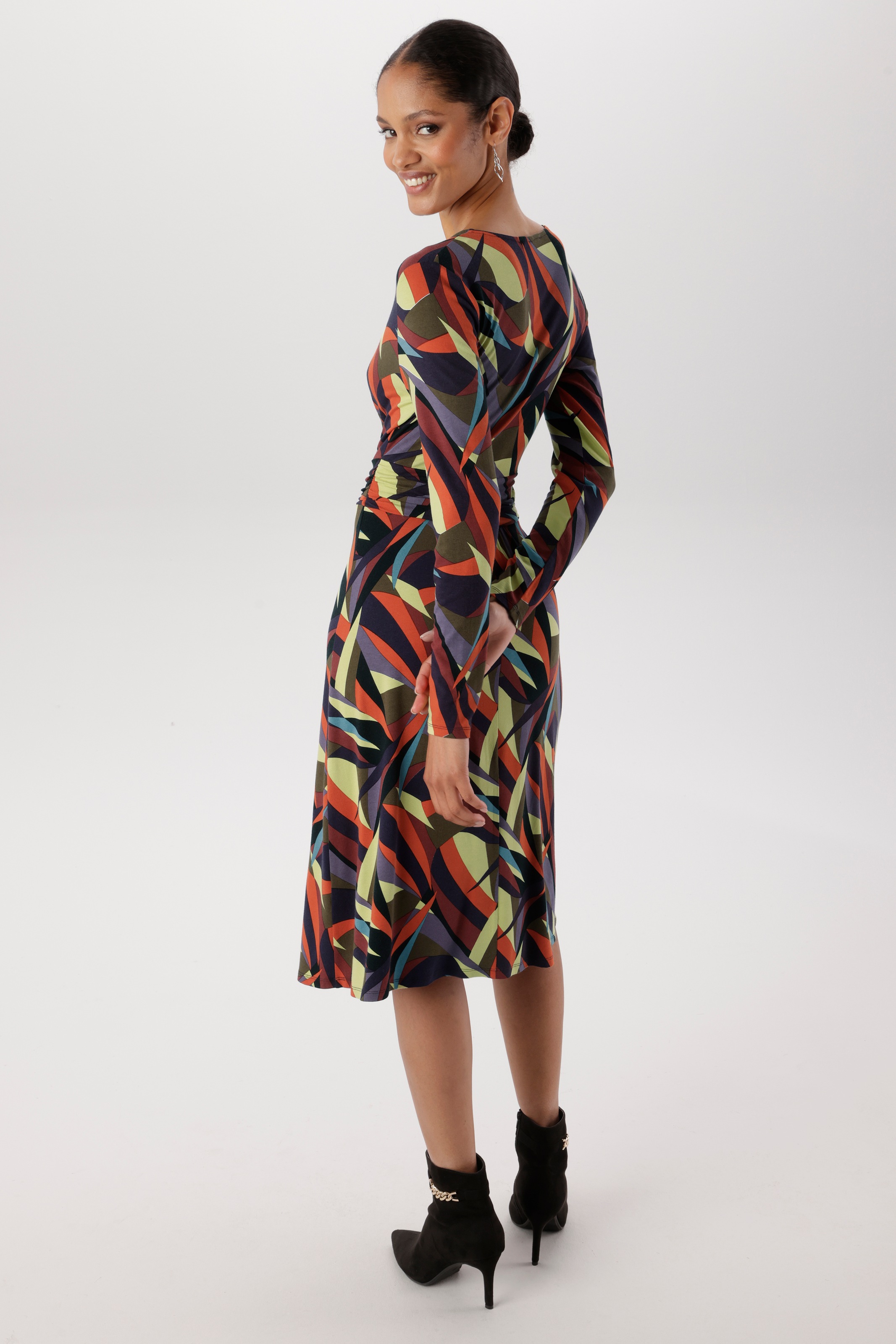 Aniston SELECTED Jerseykleid V-Ausschnitt mit raffinierter Wickeloptik - NEUE KOLLEKTION
