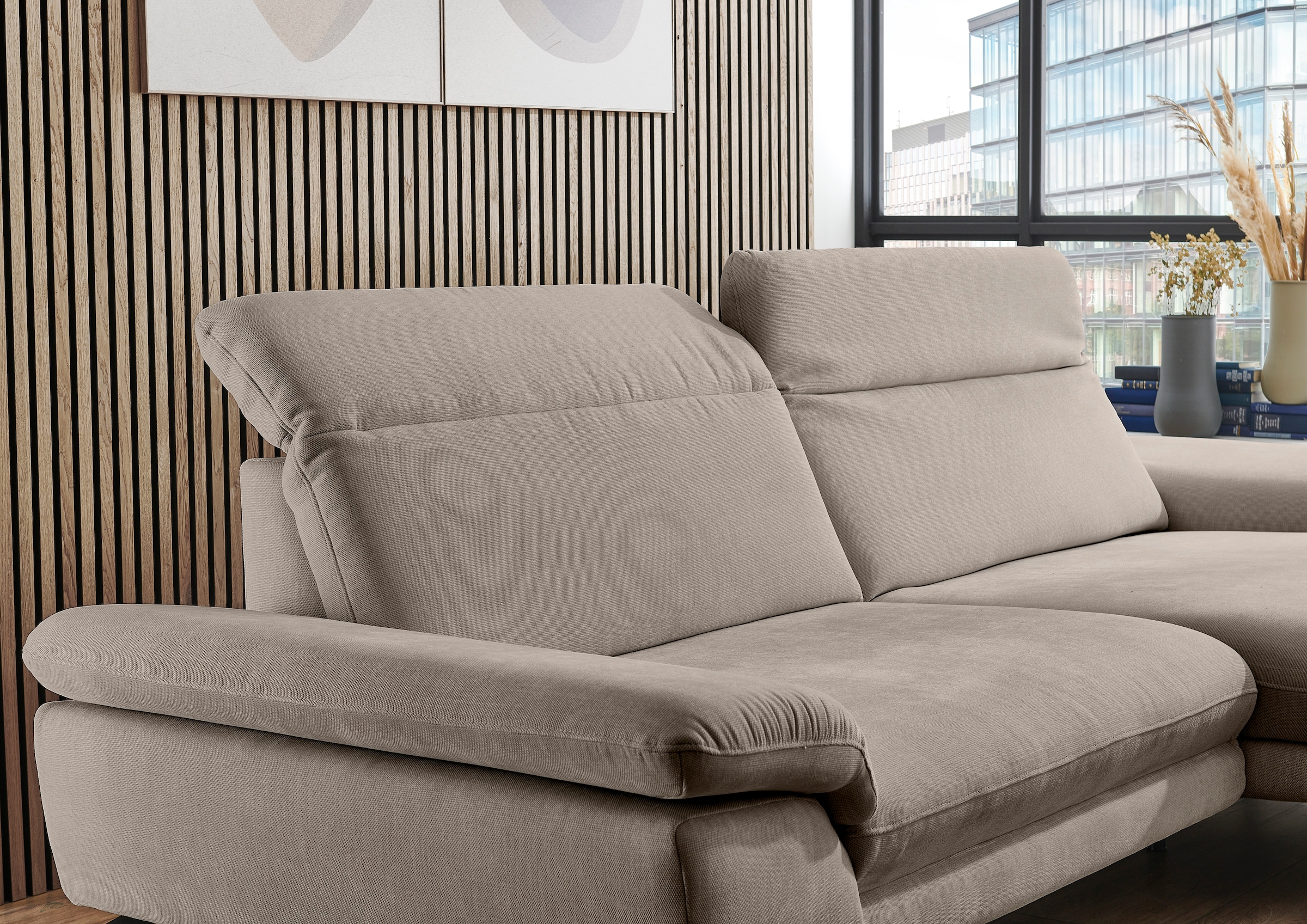 Die PlanBar Ecksofa »MP-IN22025 L-Form«, mit Kopfteilverstellung, wahlweise mit motorischem Canape