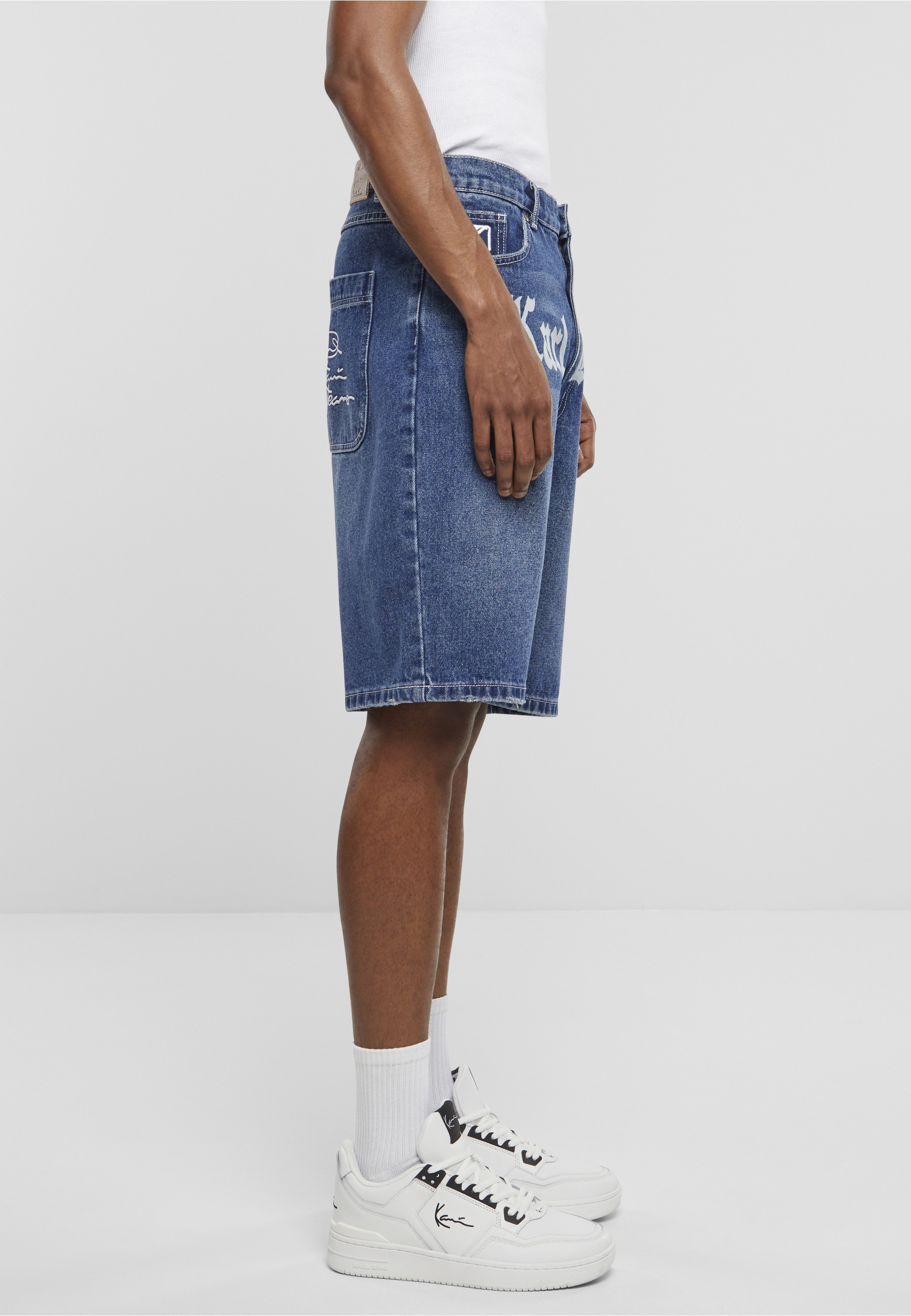 Karl Kani Jeansshorts »Karl Kani Herren Karl Kani OG Old English Denim Shorts« 1 Stk.