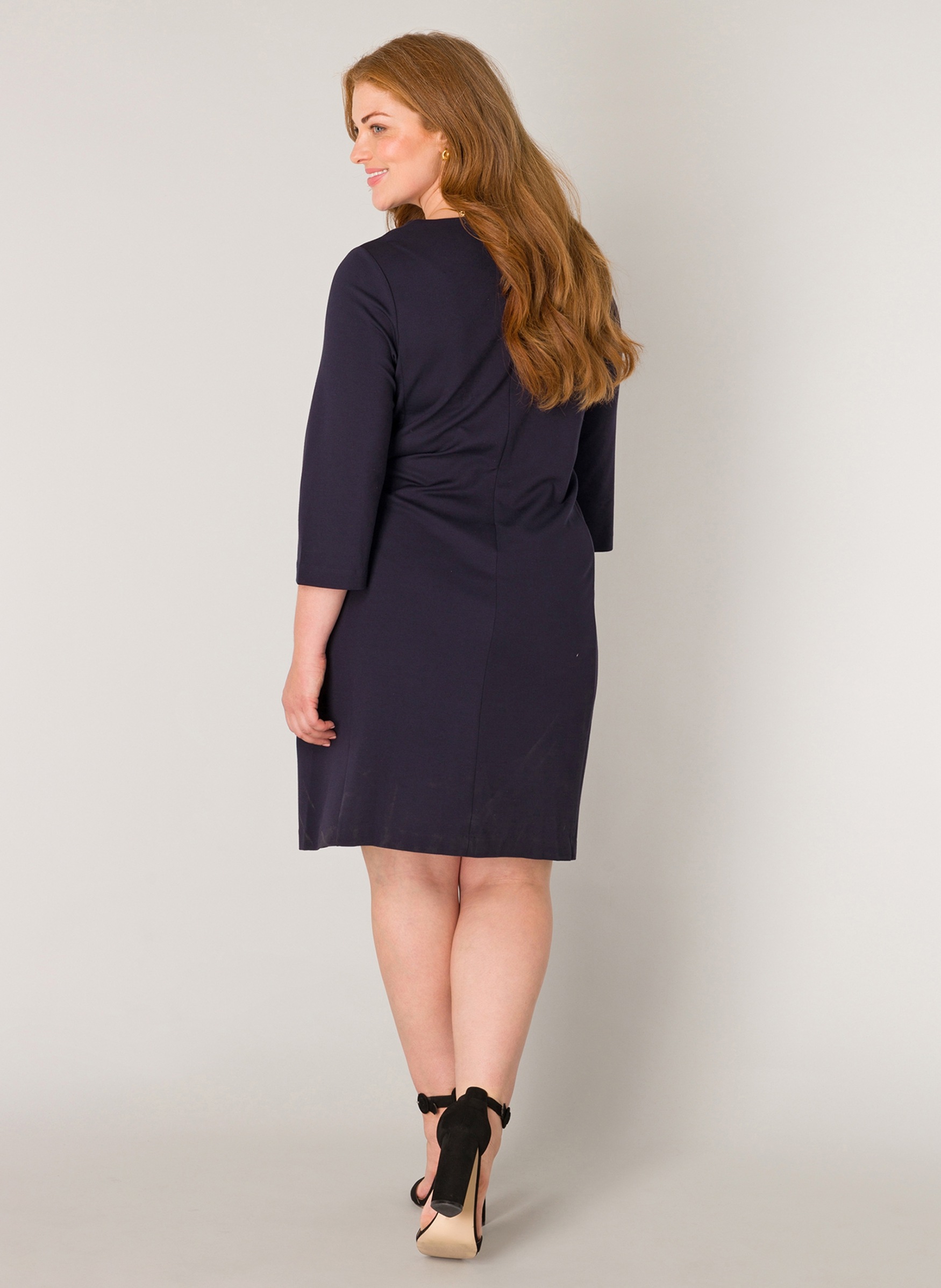 Base Level Curvy Etuikleid "Addy" Eingrifftaschen in formstabilem Viskosemi günstig online kaufen