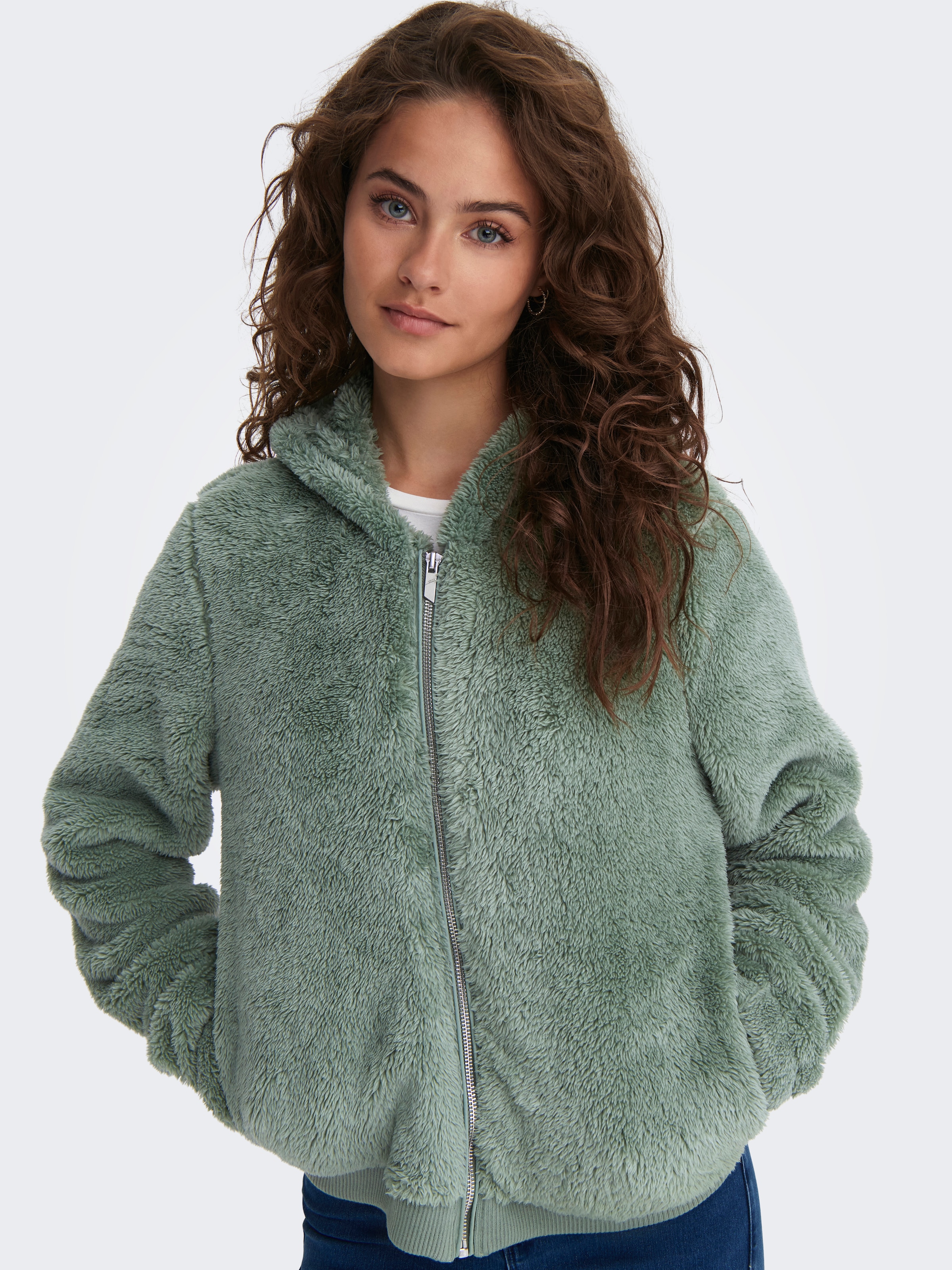 ONLY Kapuzenplüschjacke "ONLNEWANNA CONTACT SHERPA JKT OTW NOOS", mit Kapuz günstig online kaufen