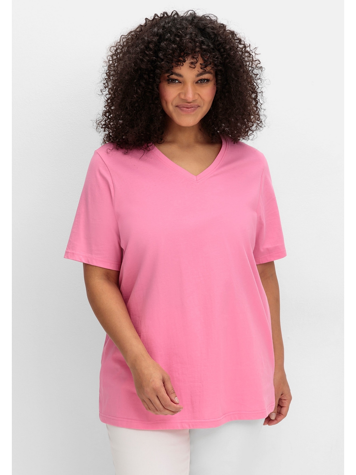 Sheego T-Shirt "Große Größen", mit V-Ausschnitt, aus leichtem Jersey günstig online kaufen