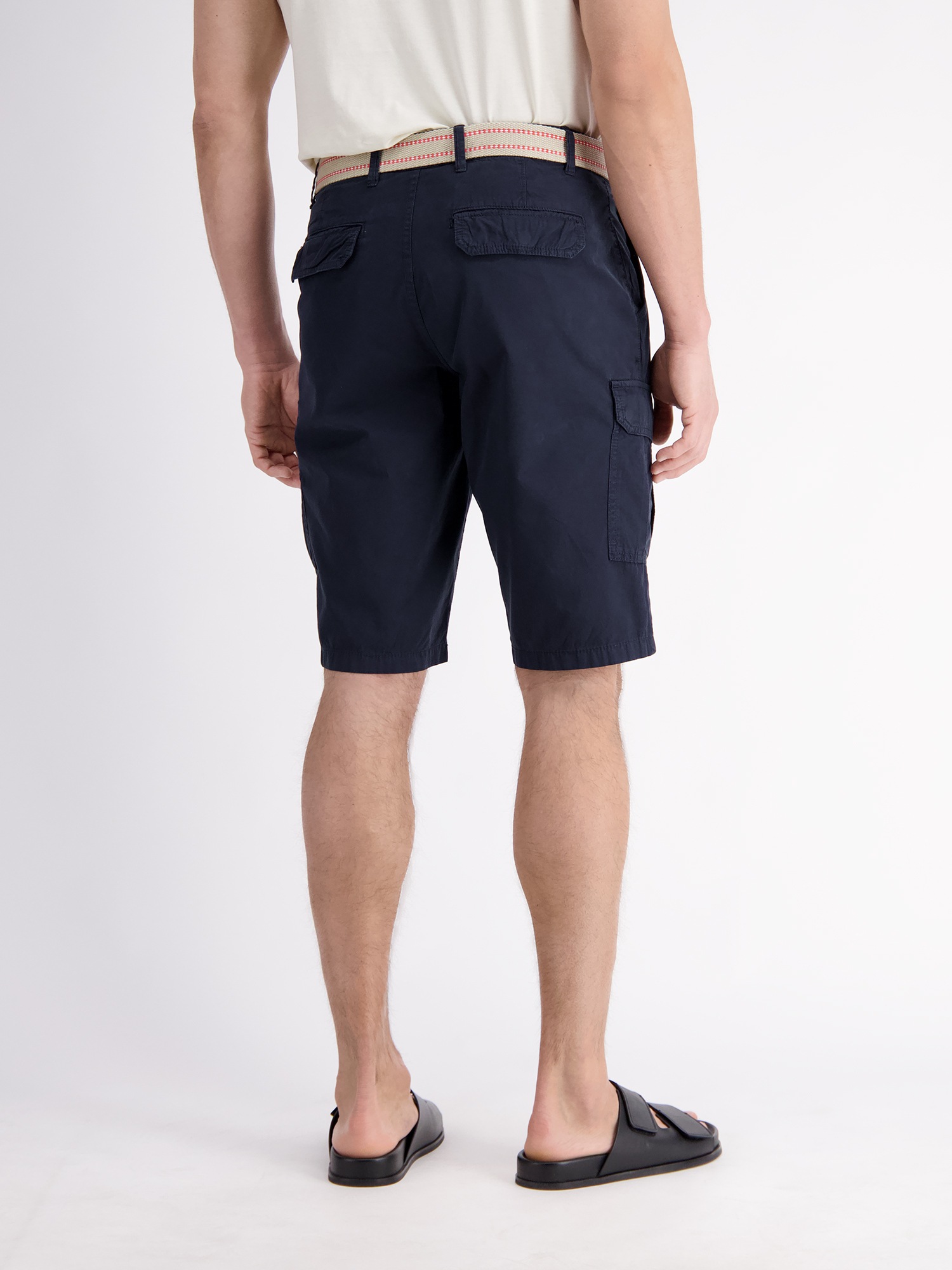 Bermudas LERROS "Cargo-Bermuda mit Gürtel", Herren, Gr. 30, blau (classic navy), 100% Baumwolle, Hosen Bermudas, Bequem geschnittene Bermuda für den Sommer, Einfarbig, 100% Baumwolle 3