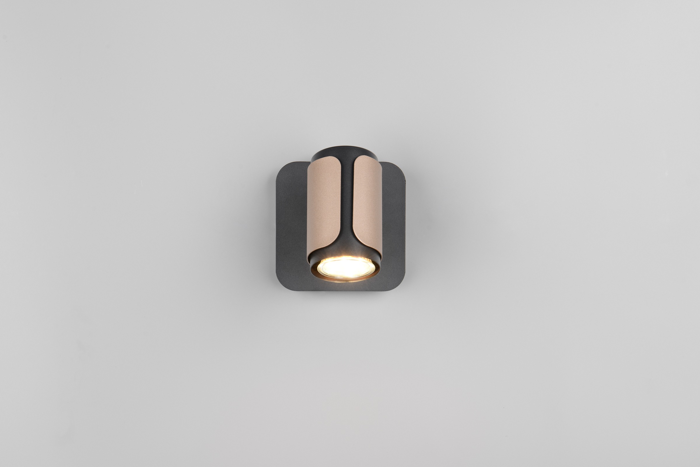TRIO Leuchten Deckenstrahler »GILLAN, Spot 1-flammig, exkl 1x GU10 max 10W, 12x12x16,5 cm (B/H/T)«, 1 flammig, Leuchtmittel GU10 | Leuchtmittel wechselbar, als Wandstrahler oder Deckenstrahler montierbar, mit Kippschalter
