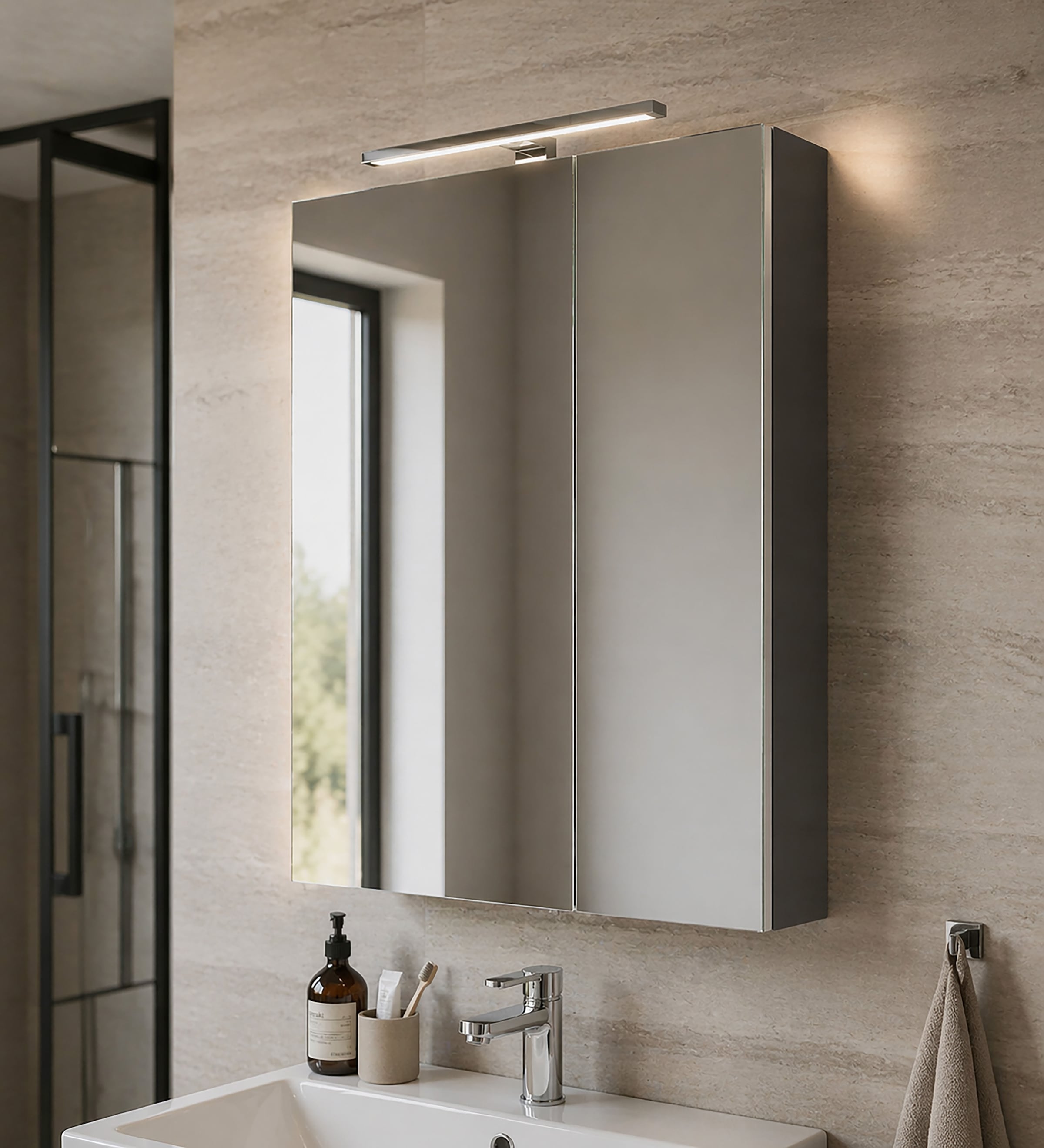 Schildmeyer Spiegelschrank »ADANA, inkl. Beleuchtung, Breite 60 cm, 3 Türen, MADE IN GERMANY« 1 Stk. tlg. Schalter-/Steckdosenkombination hinter der Tür, MADE IN GERMANY