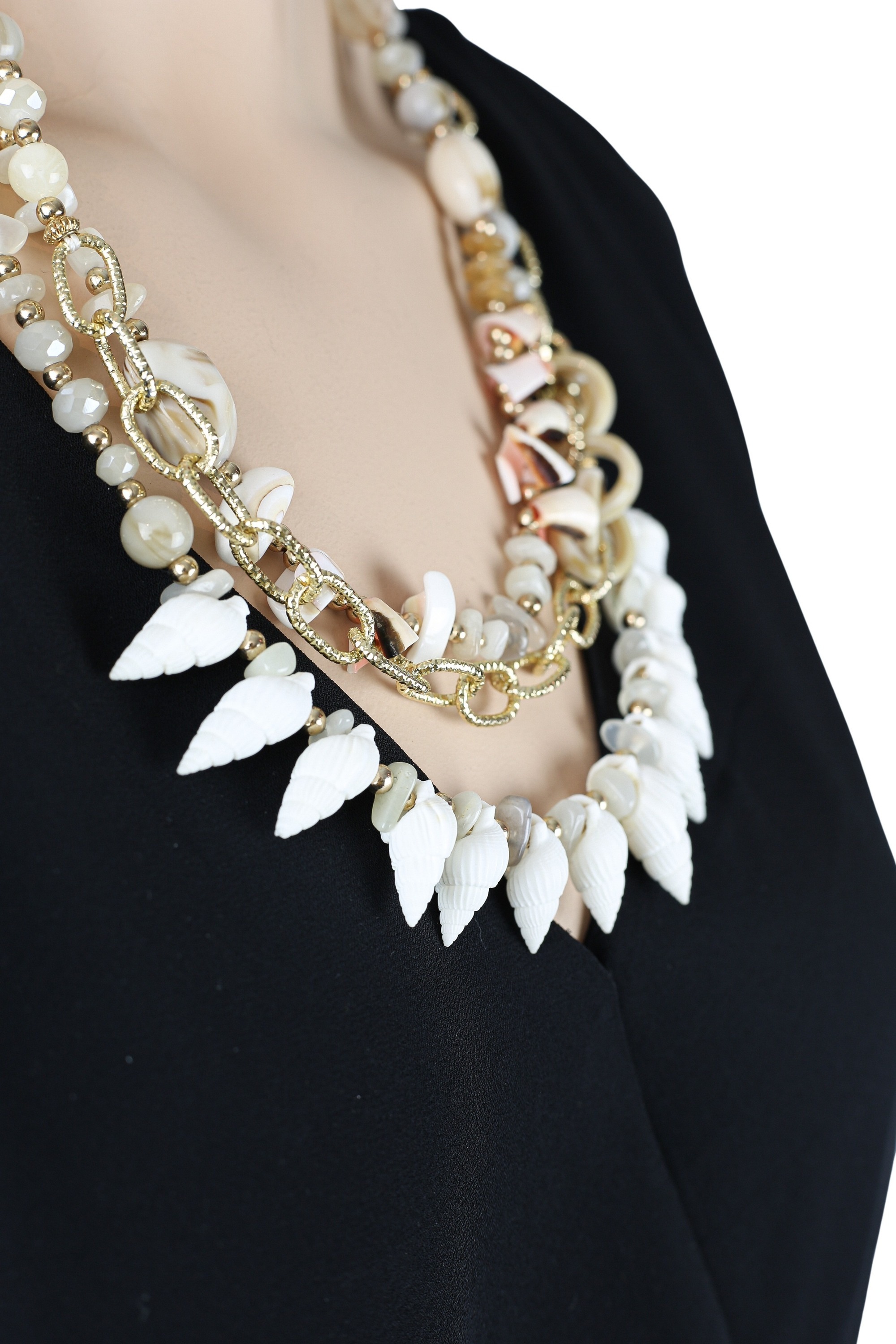 COLLEZIONE ALESSANDRO Kette mit Anhänger »Ocean Glow«, dreireihige Muschelkette