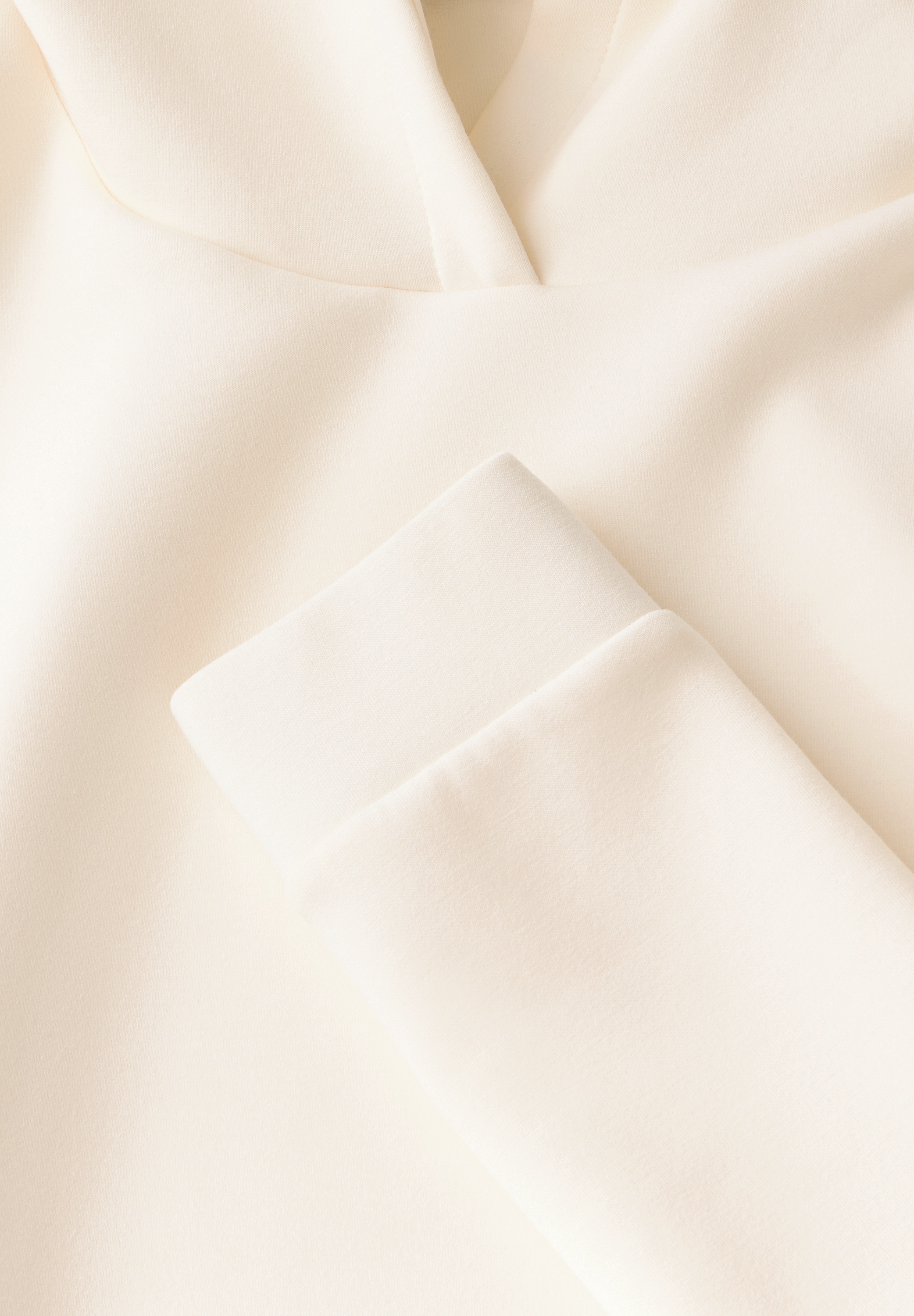 STREET ONE Hoodie , mit elastischem Materialmix
