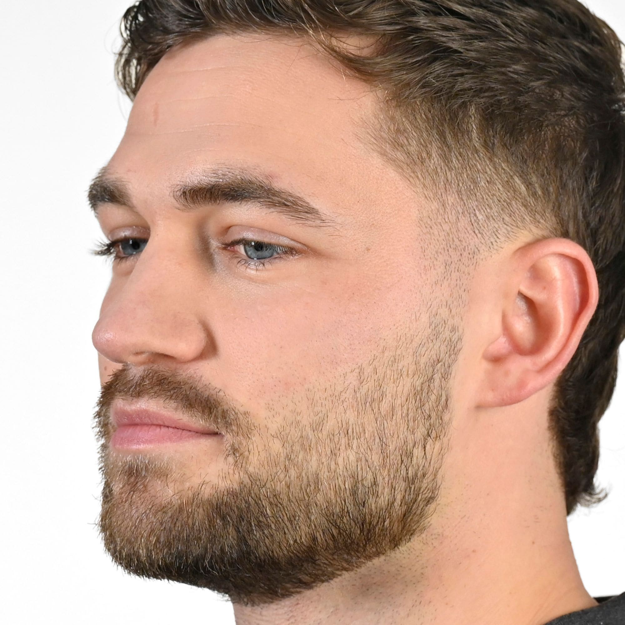 BaByliss Multifunktionstrimmer »BaByliss Super-X Metal 15-in-1 Multitrimmer für Bart & Körper, MT991E« 4 Aufsätze Titan-Klinge, 15 Aufsätze und Kammführungen, USB-Ladestation, kabellos