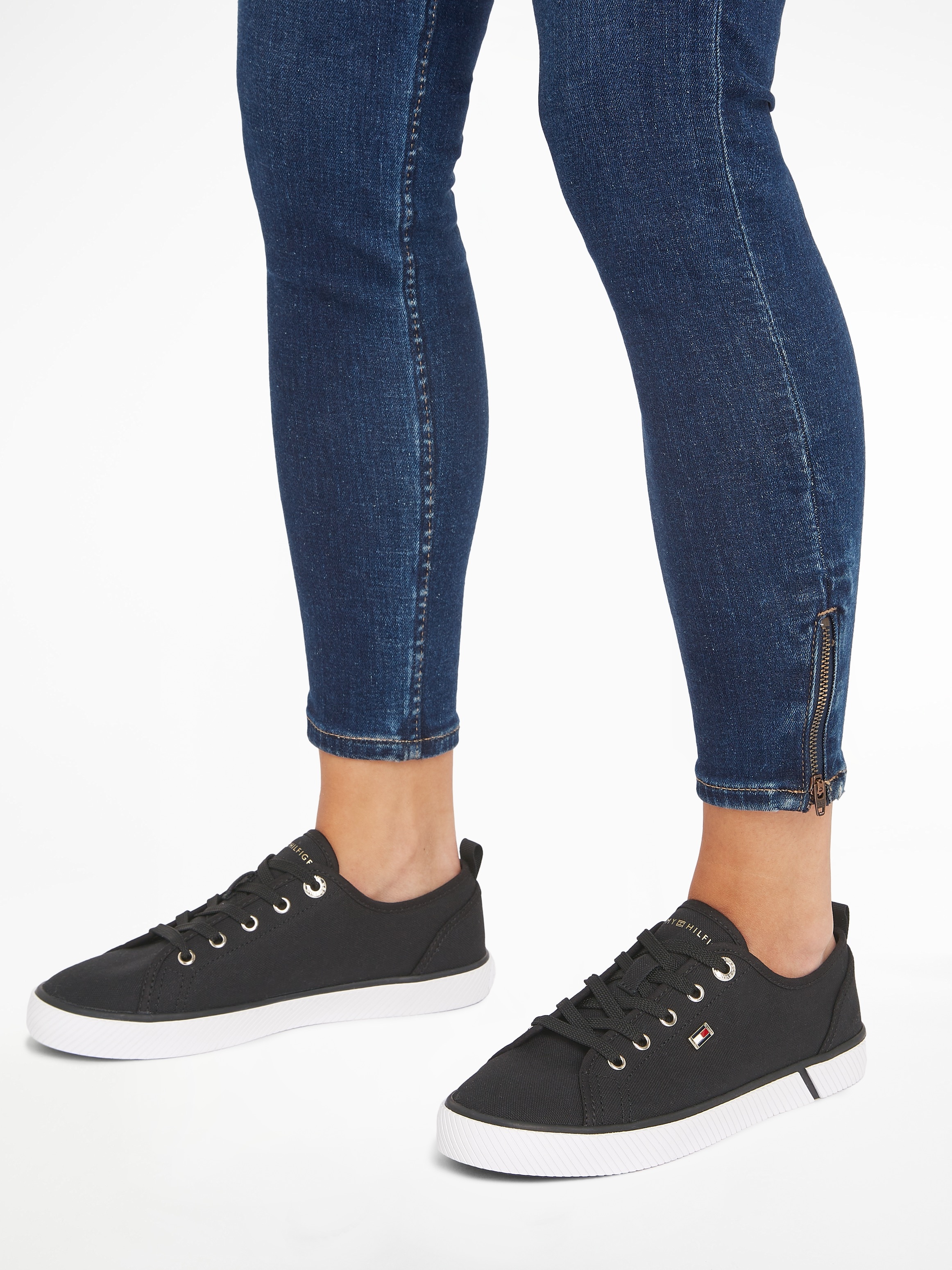 Tommy Hilfiger Plateausneaker »VULC CANVAS SNEAKER«, Freizeitschuh, Halbschuh, Schnürschuh mit praktischer Anziehlasche