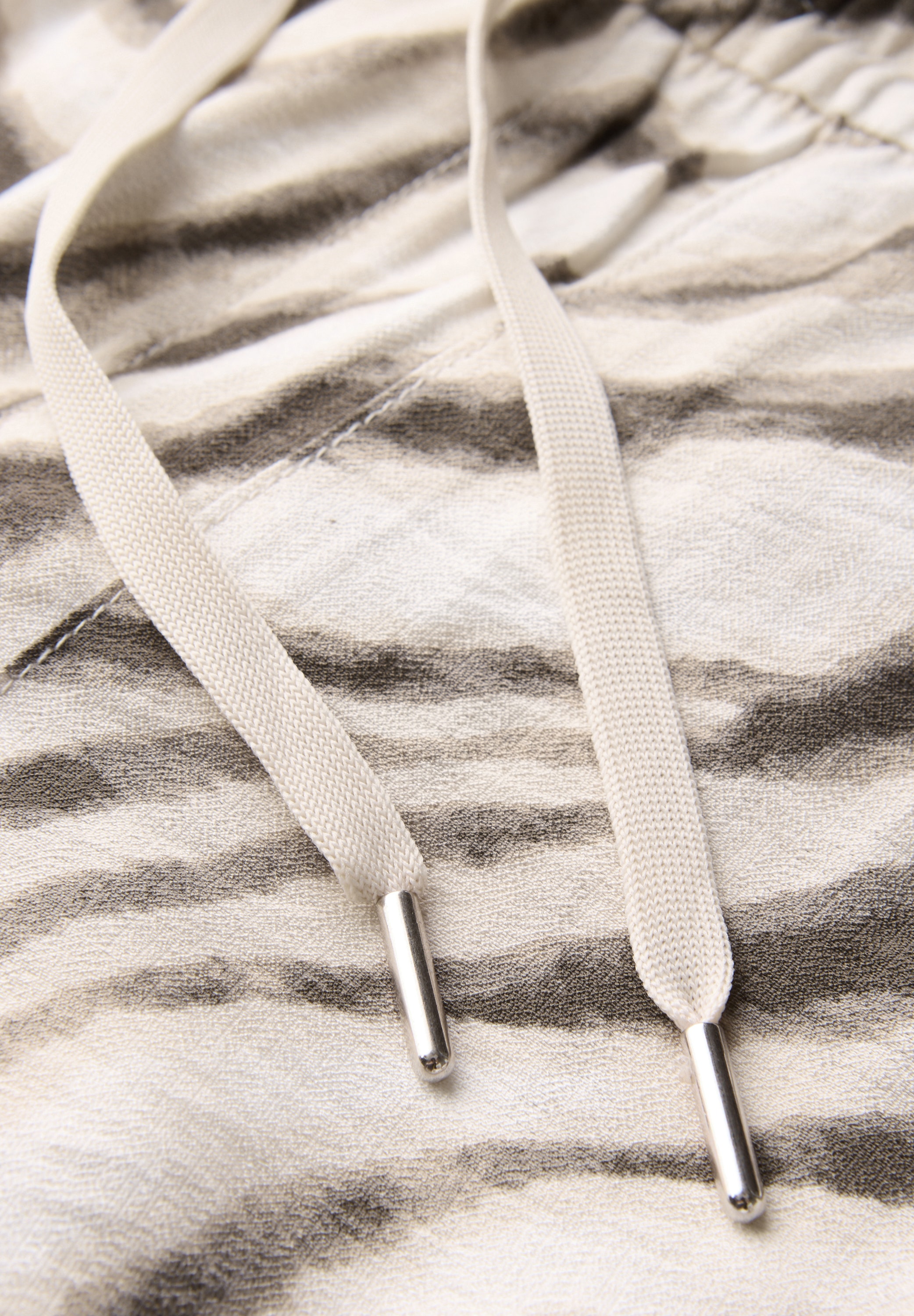 STREET ONE Stoffhose, Sommerhose mit All-Over Print