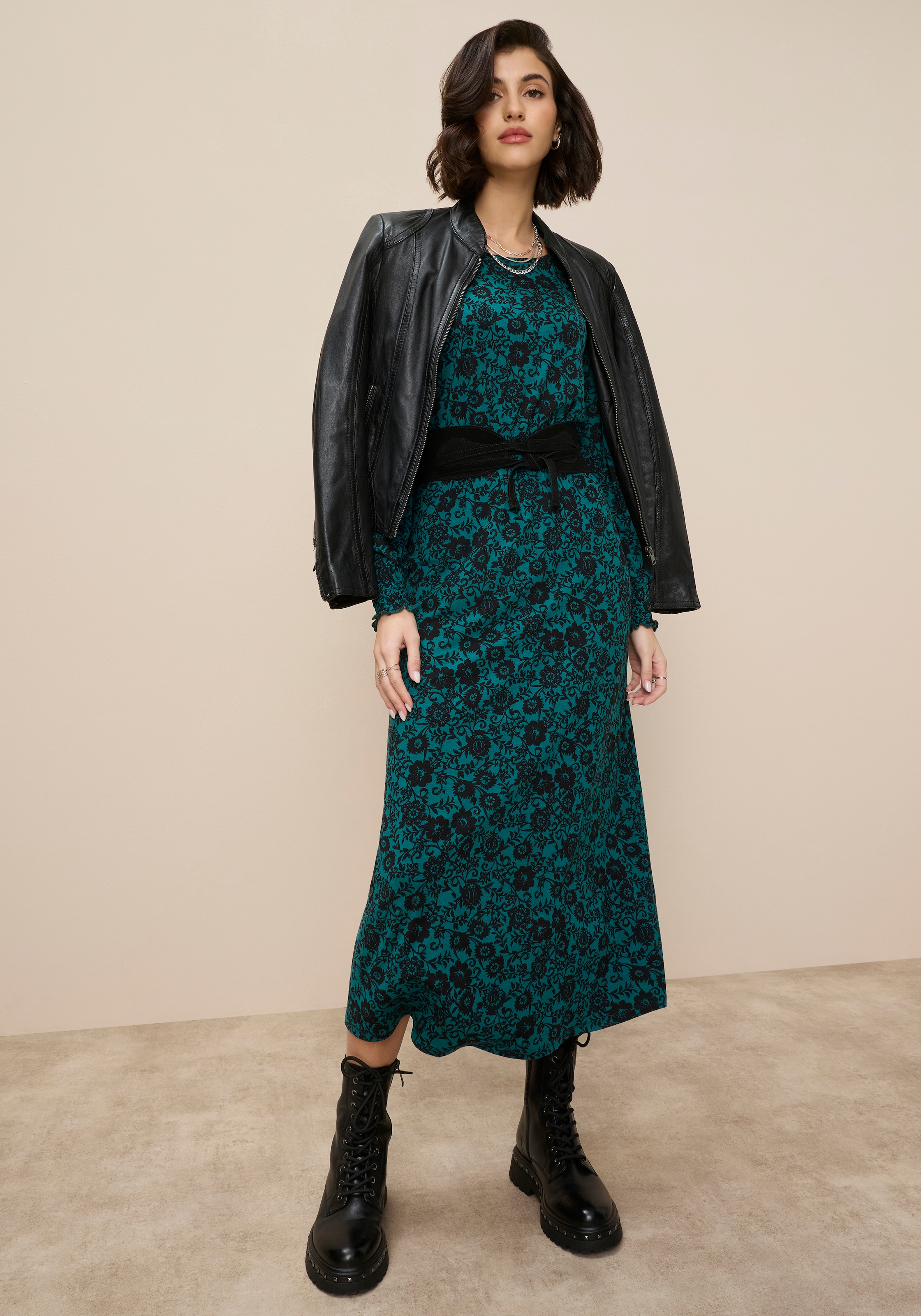 Tamaris Maxikleid aus Jersey-Material, für Casualmode und Herbstmode, feminin