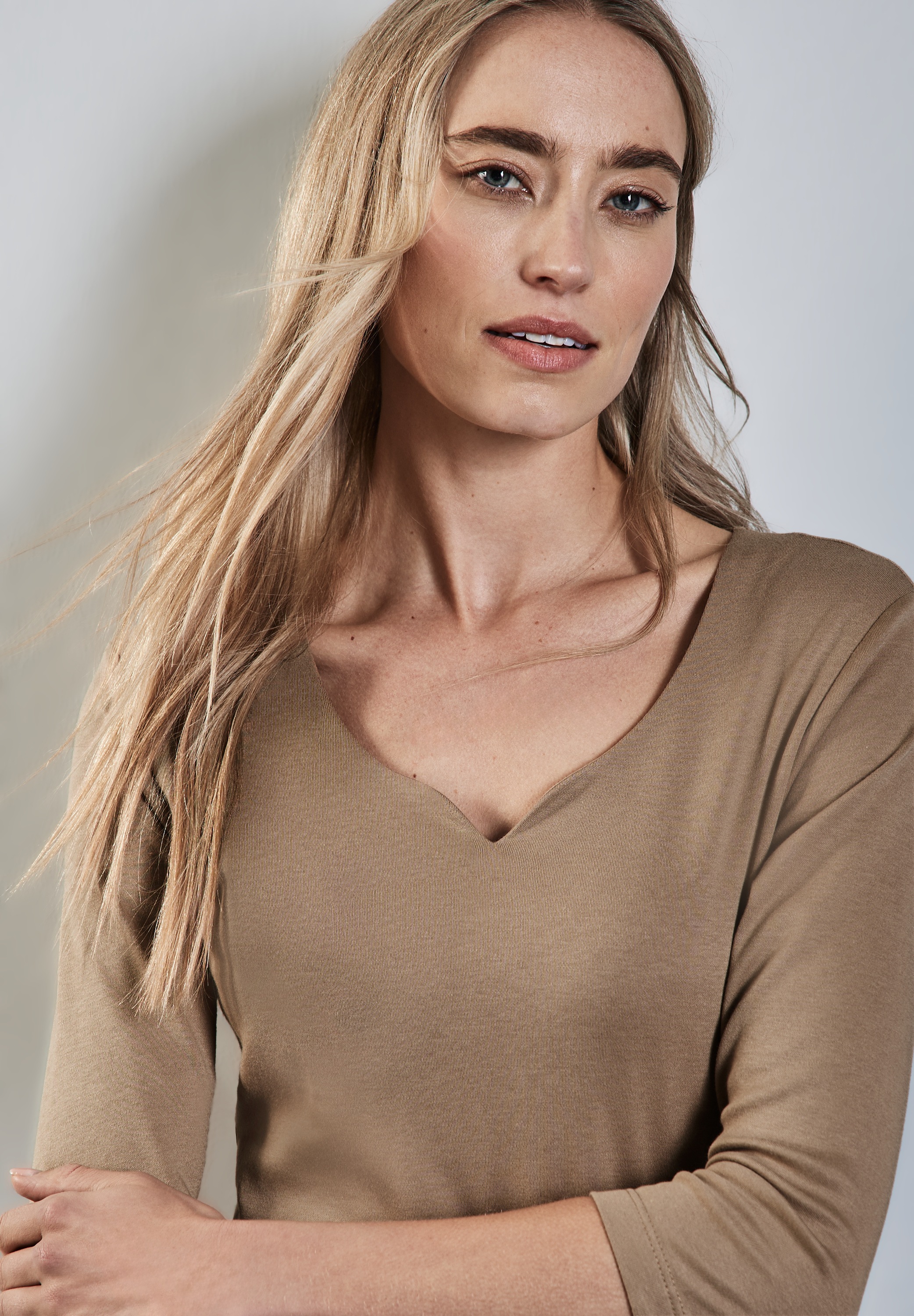 STREET ONE Langarmshirt, mit Herzausschnitt