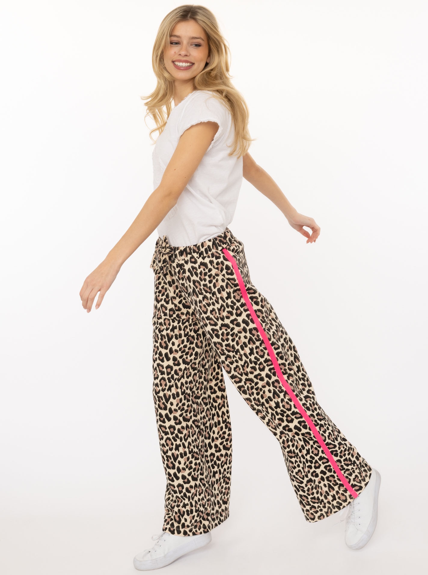 Zwillingsherz Sweathose ""Leo"" Leo Muster, pinker Streifen an der Seite, Eingriffstaschen