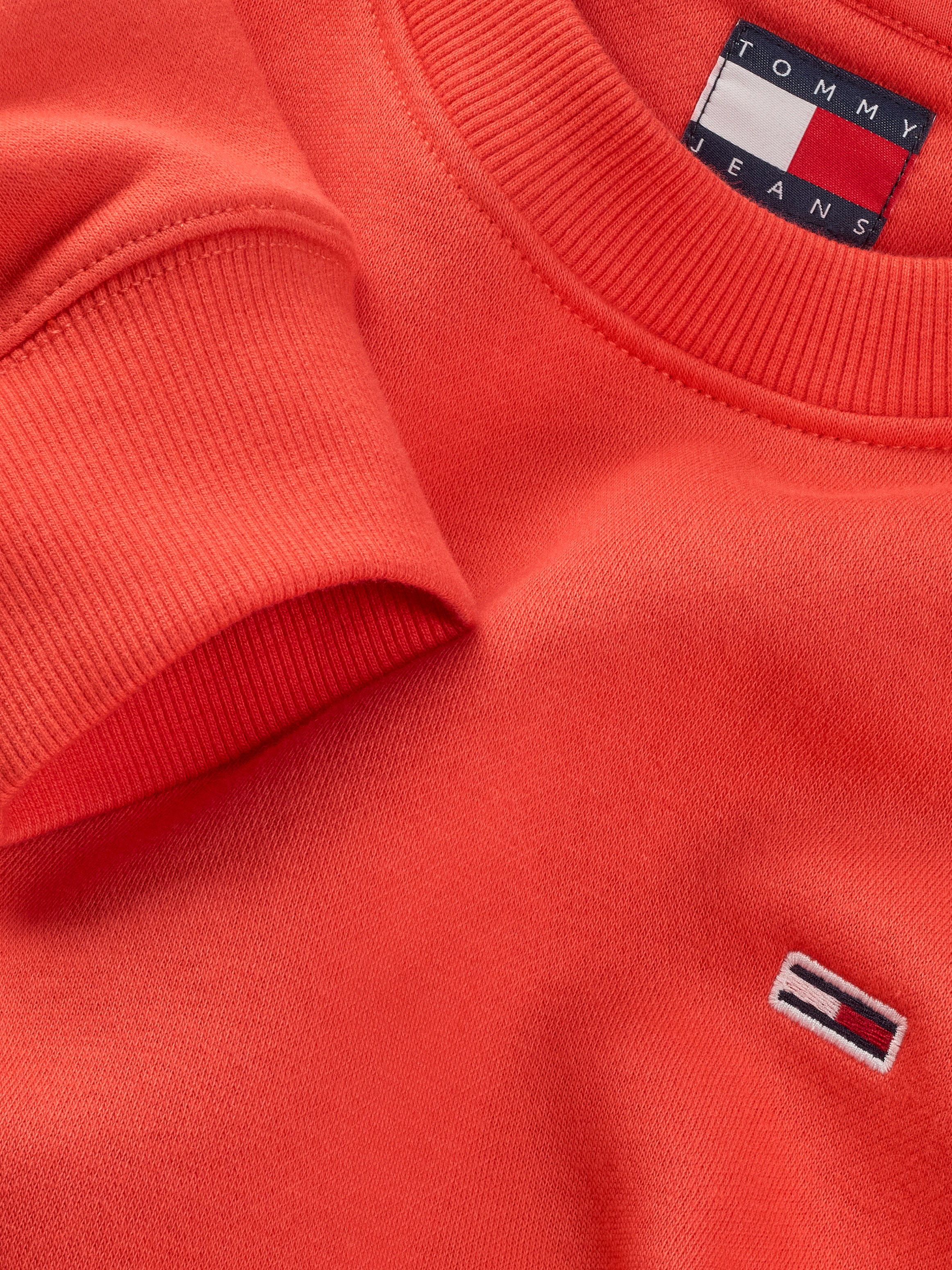 Tommy Jeans Sweatshirt »TJM REG S FLAG CREW«, Mit besticktem Markenlogo auf Brusthöhe