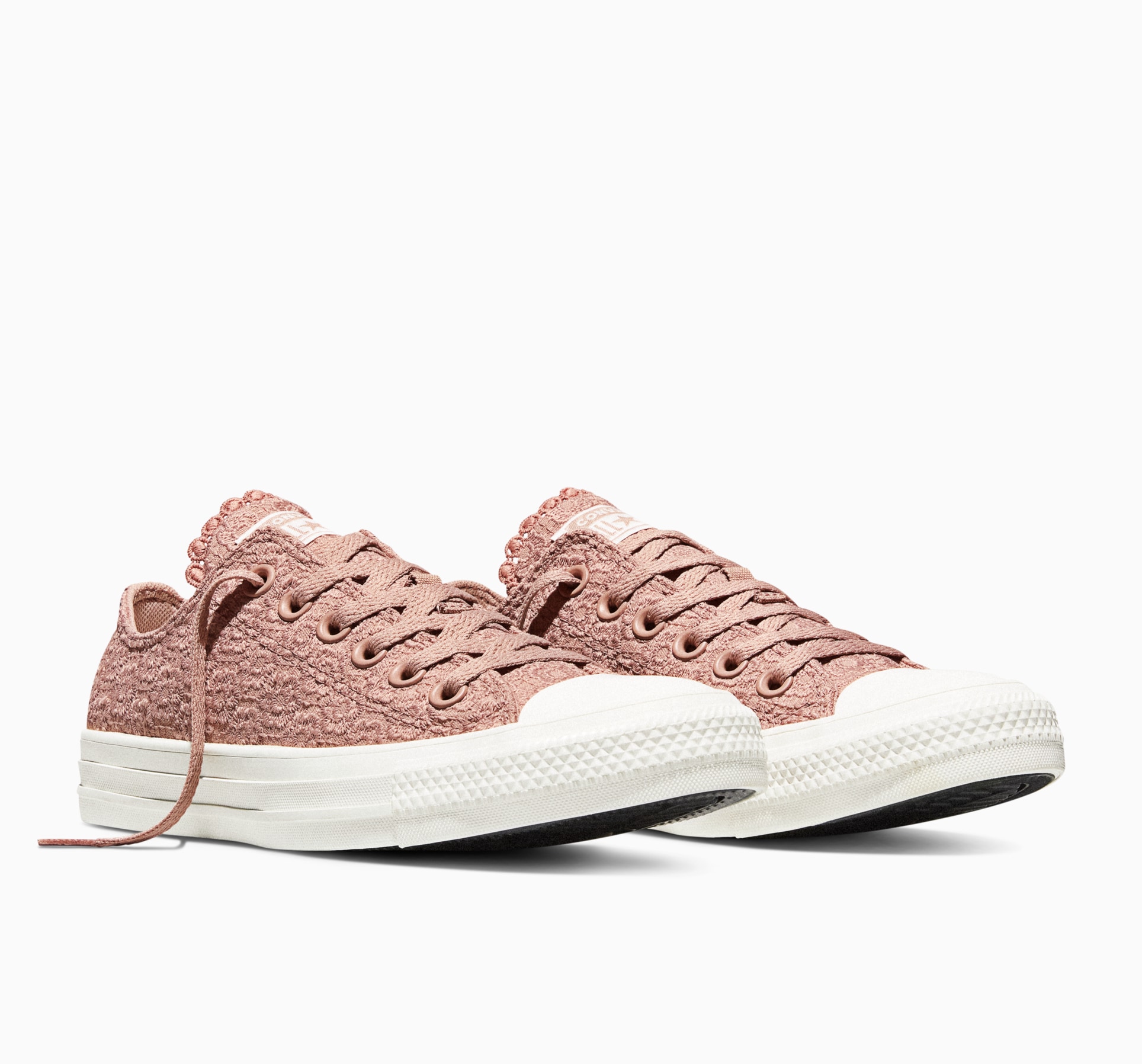 Converse Sneaker "CONVERSE CHUCK TAYLOR ALL STAR CROCHET FLORALS" für sportlichen Look im Alltag, leicht profiliertes Laufsohlenprofil