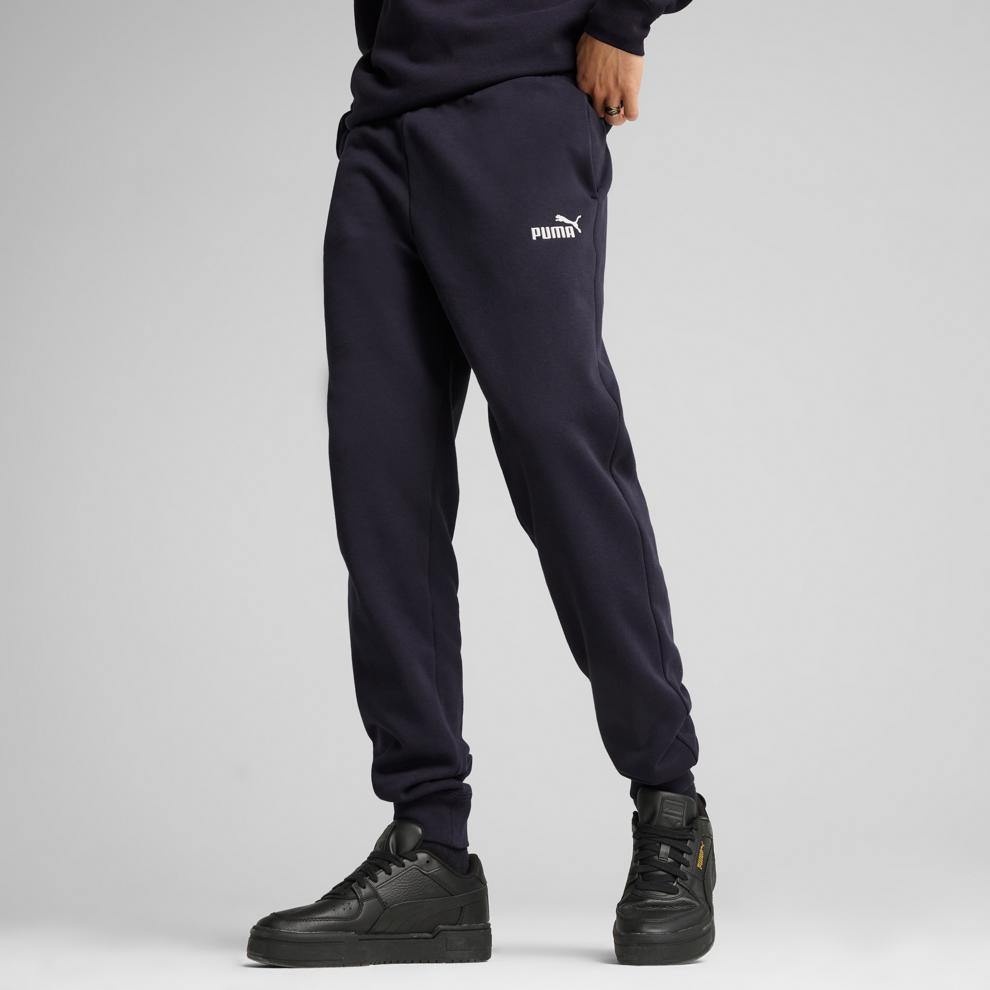 PUMA Trainingshose "ESS NO. 1 LOGO SWEATPANTS FL CL" mit Eingrifftaschen, e günstig online kaufen