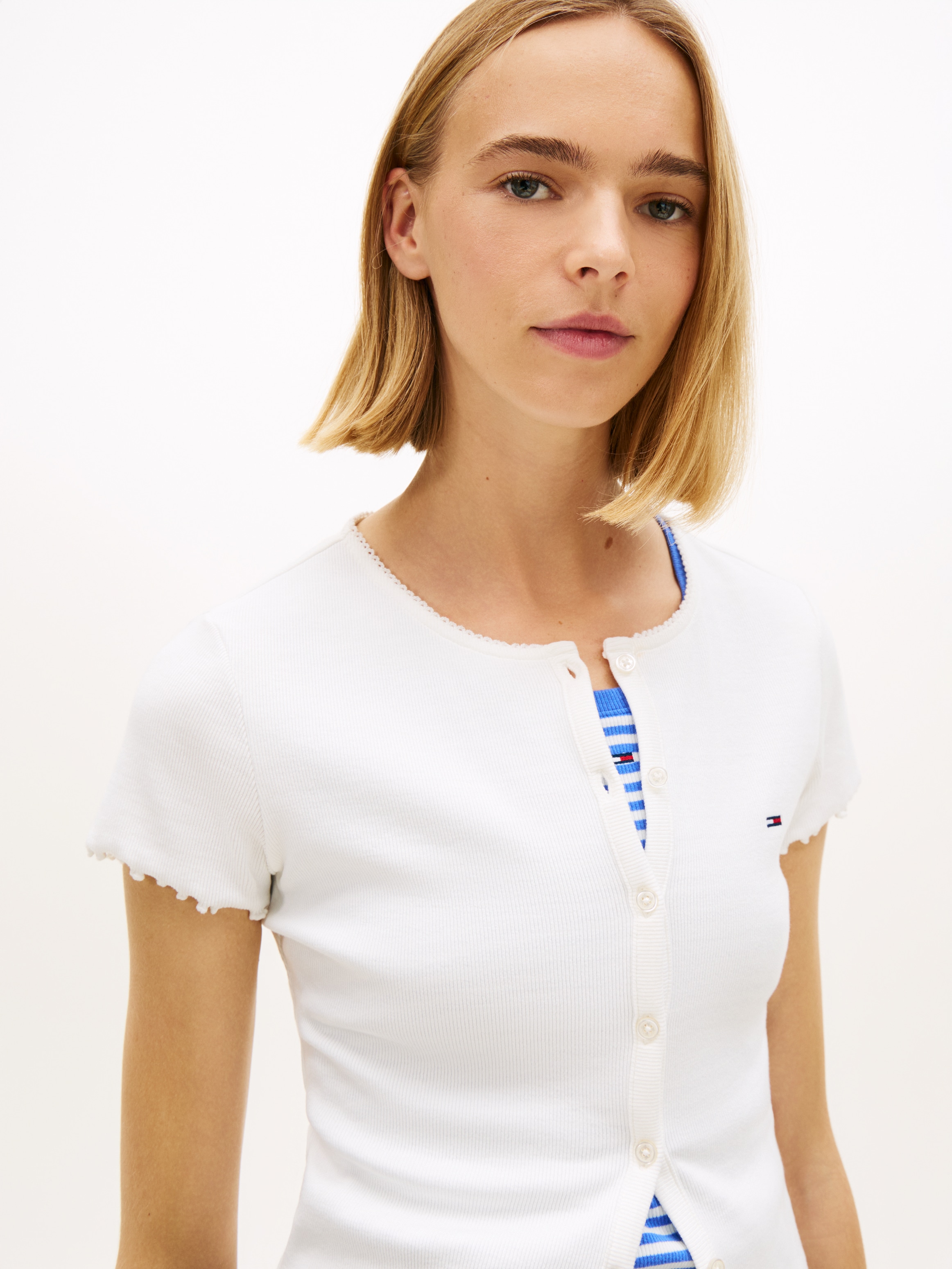 Tommy Jeans Kurzarmshirt »TJW SS RIB TOP IM« mit gerippter Struktur, Slim Fit