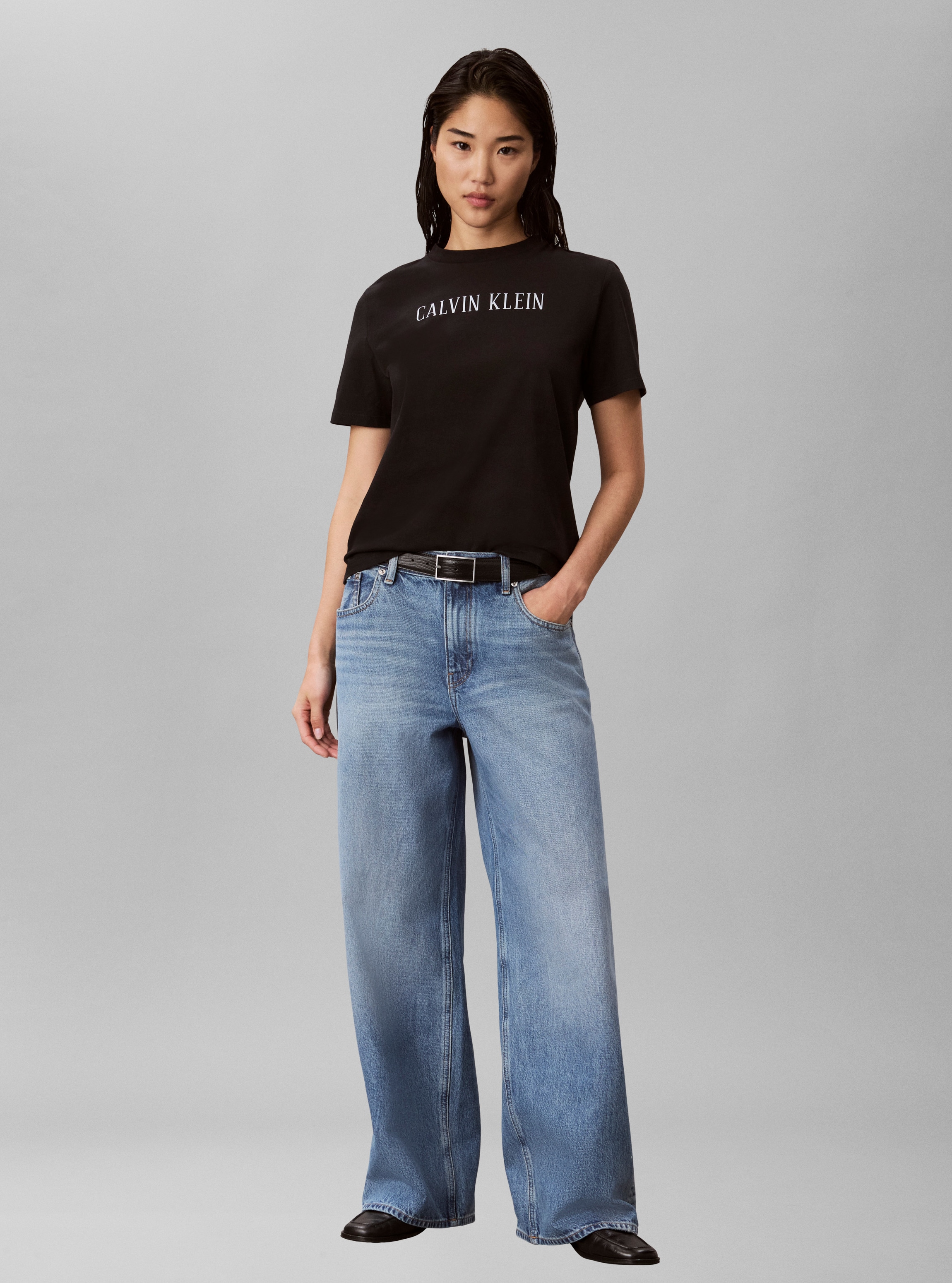 Calvin Klein Jeans T-Shirt Rundhalsausschnitt, Regular Fit, Logoschriftzug