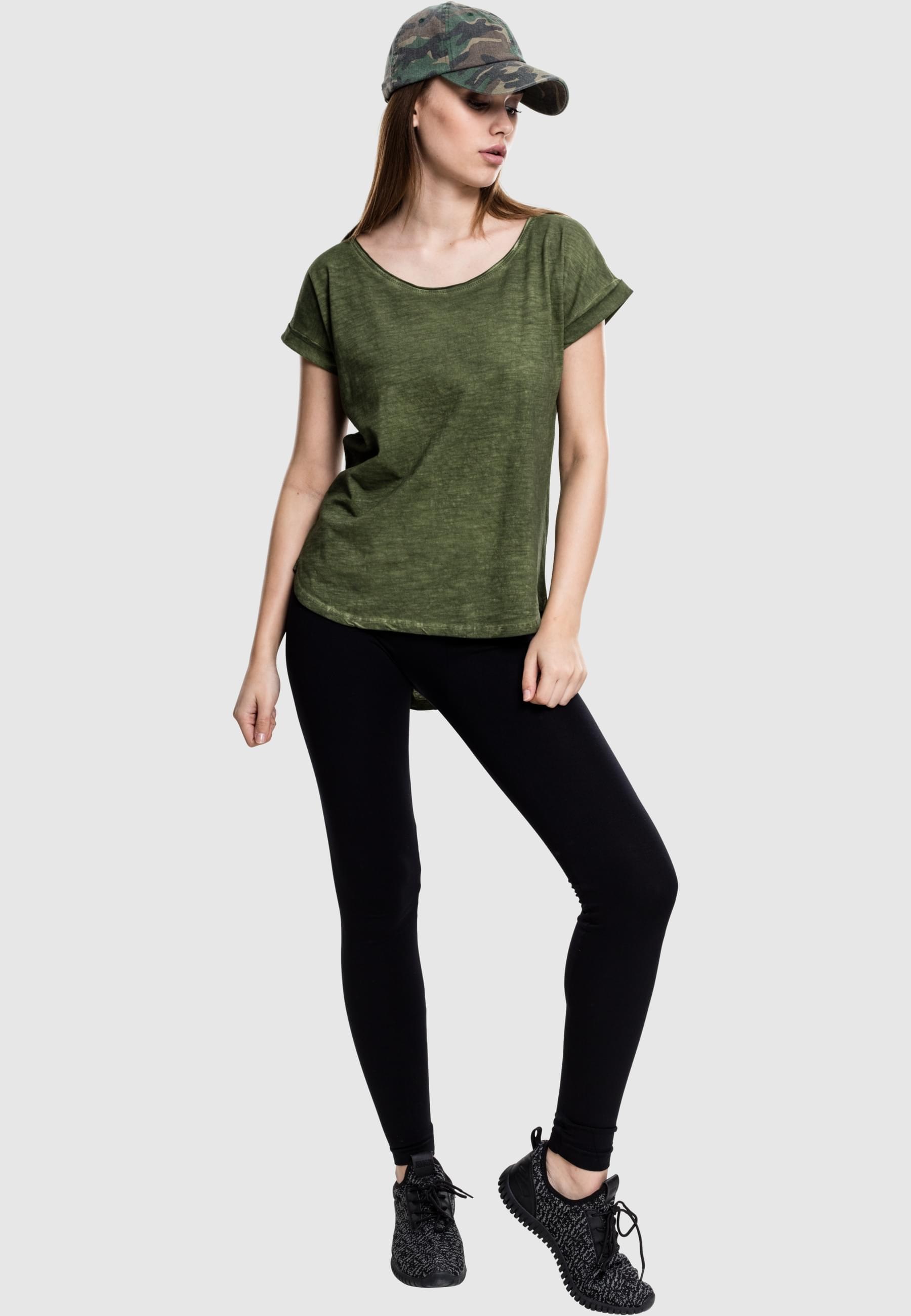 URBAN CLASSICS Kurzarmshirt »Urban Classics Damen Ladies Long Back Shaped Spray Dye Tee«, (1 tlg.)