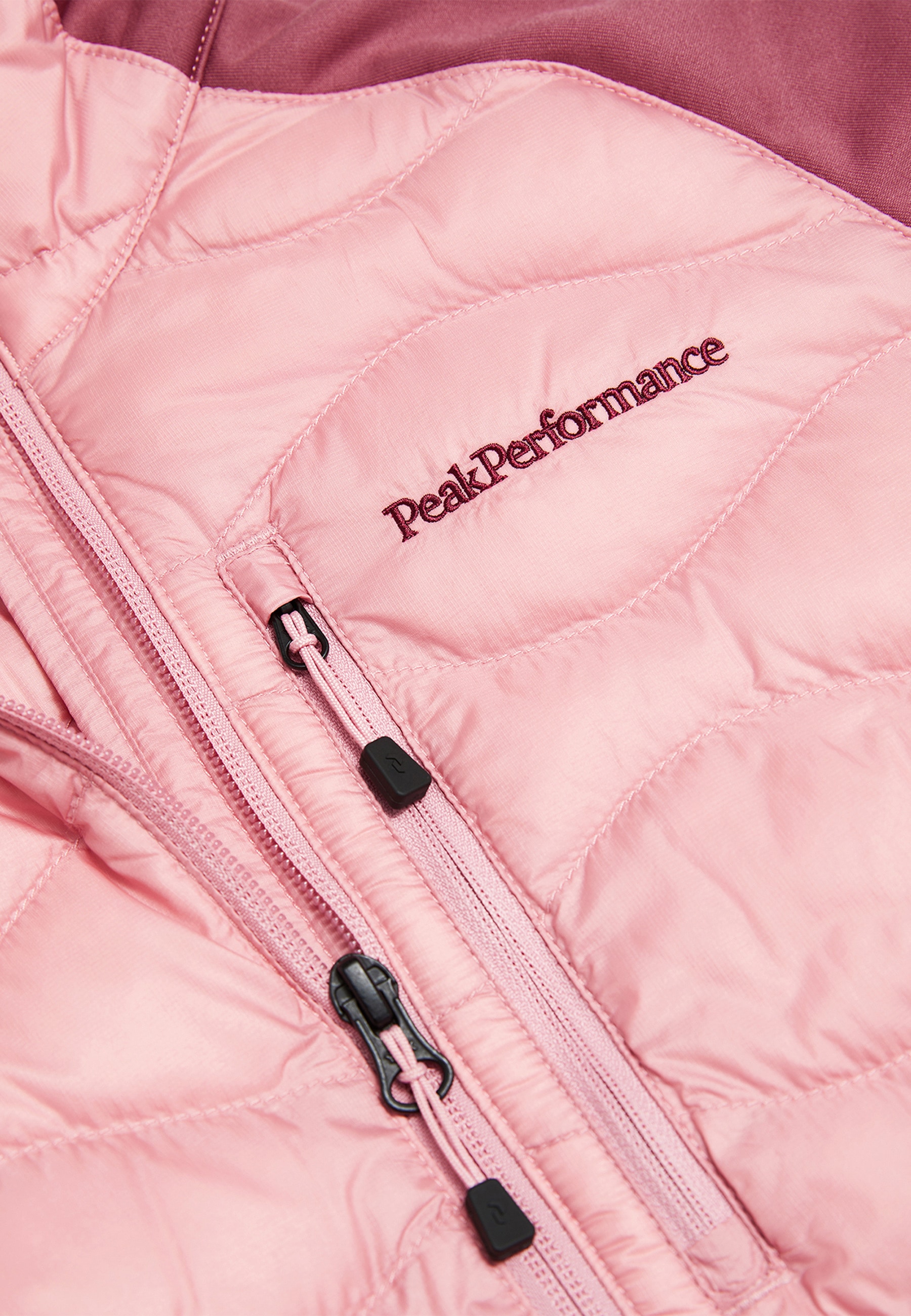 Peak Performance Trainingsjacke »W Helium Hybrid Down Jacket« mit sportivem Design