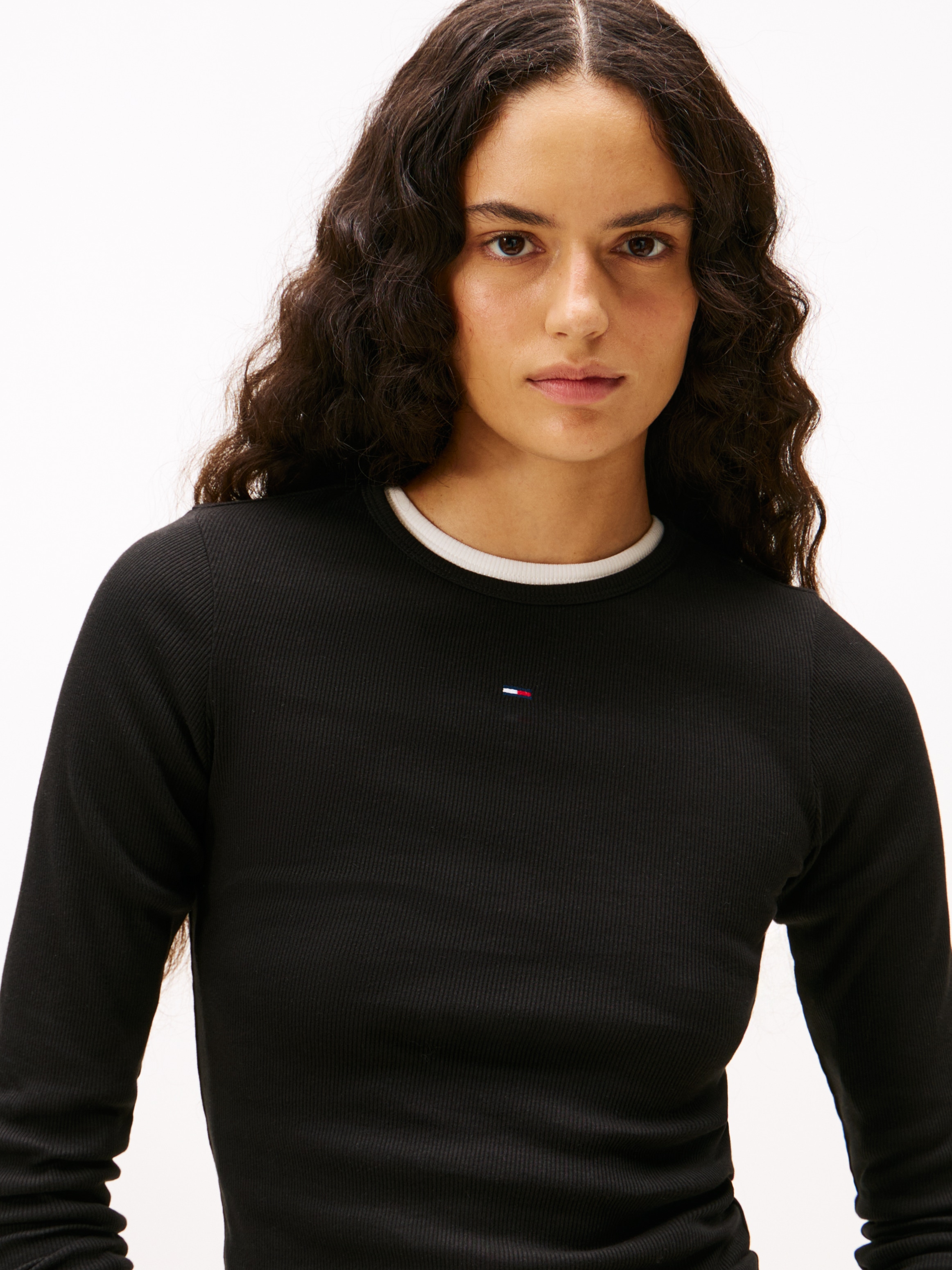 Tommy Jeans Langarmshirt »TJW 2PACK SLIM ESSENTIAL RIB LS«, (Packung, 2 tlg., 2er-Pack), in Rippoptik, mit Logostickerei