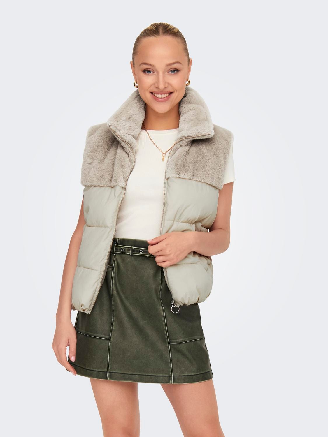 ONLY Steppweste "ONLWANJA FUR PUFFER MIX WAISTCOAT CC OTW", mit Teddyplüsch günstig online kaufen