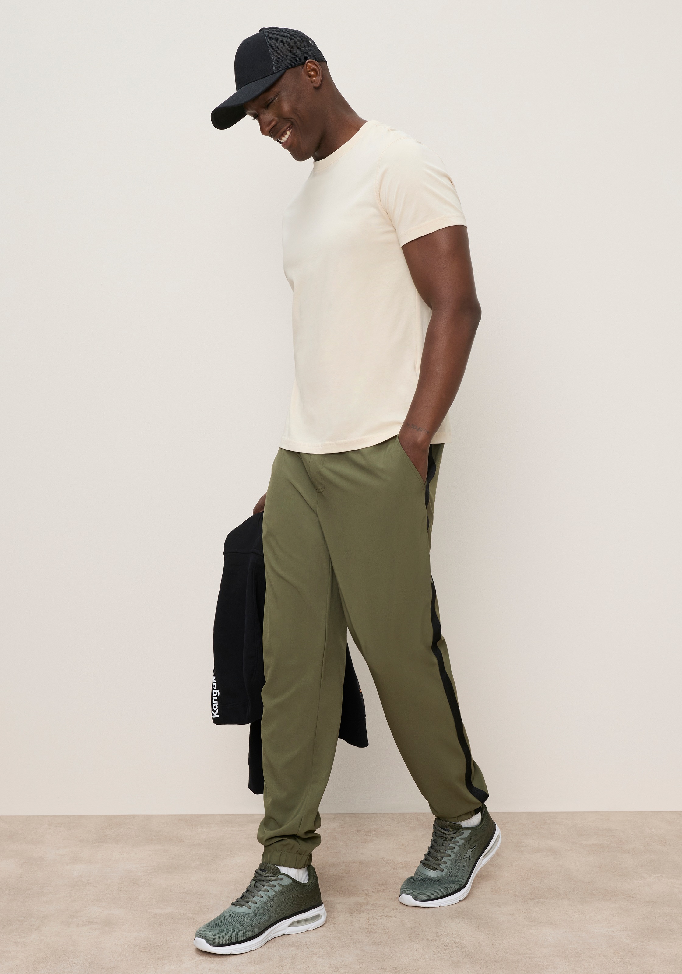 KangaROOS Jogger Pants  Slim Fit, mit schmaler Beinform, auch in großen Größen