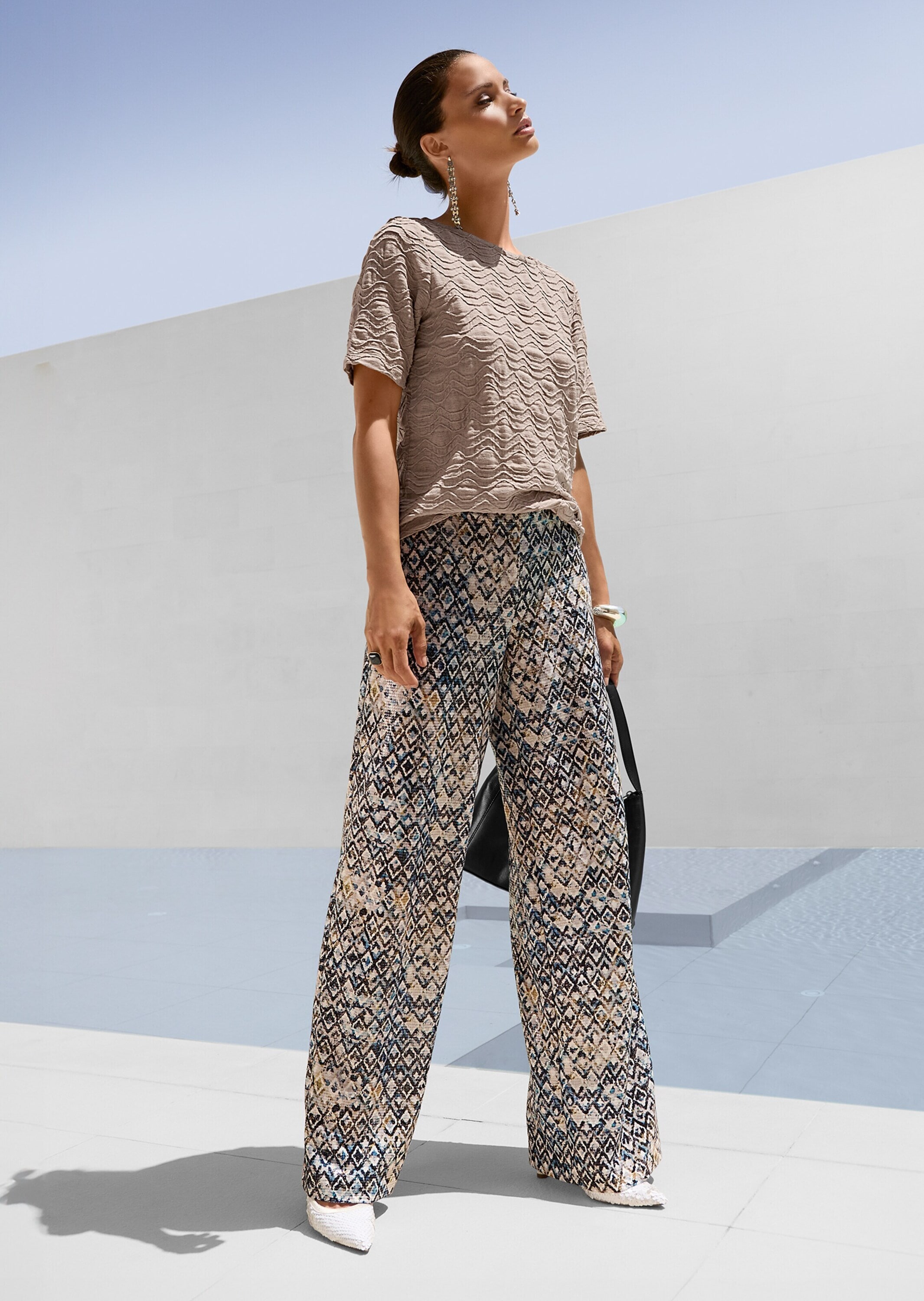 MADELEINE Bügelfaltenhose »Hose Weite Bügelfalten-Hose mit Pailletten«