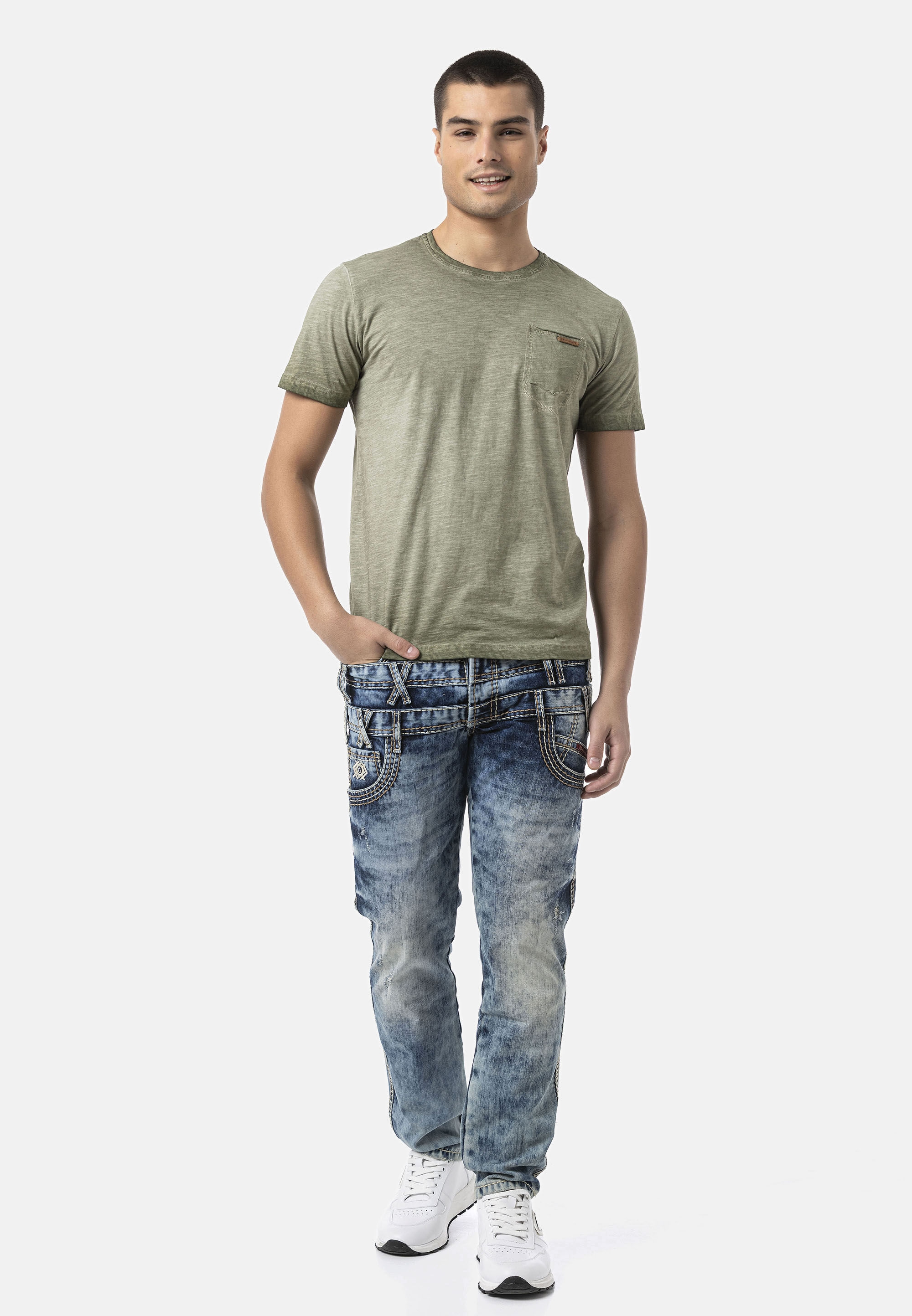 Cipo & Baxx T-Shirt »CT810« Auffälliger Front-Print